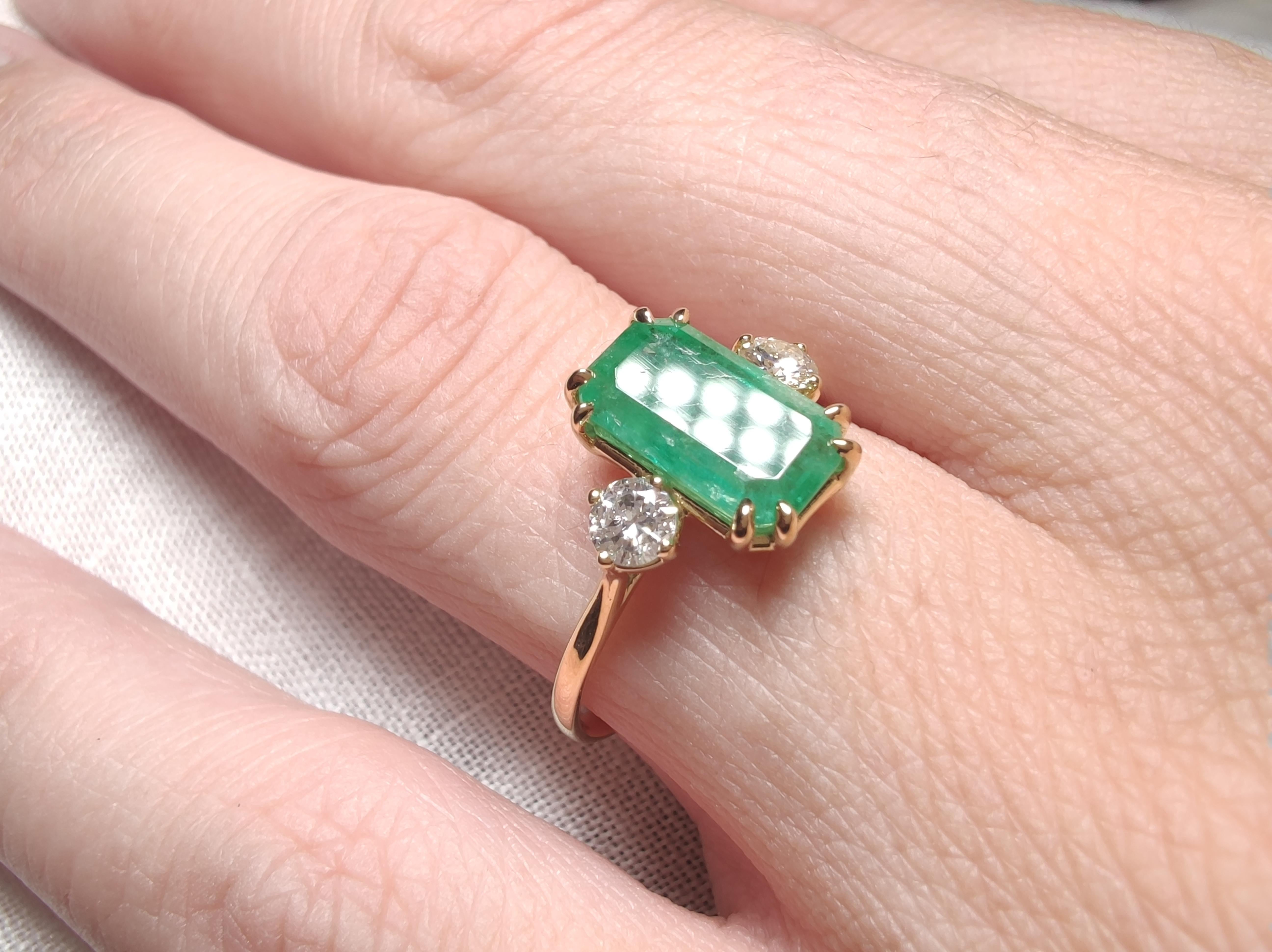 Classic Emerald Damen Verlobungsring 18K, 1,99ct Smaragd, 0,27ct Diamanten (Smaragdschliff)