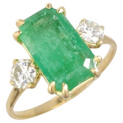 Classic Emerald Women's Engagement Ring 18K, 1.99ct Emerald, 0.27ct Diamonds