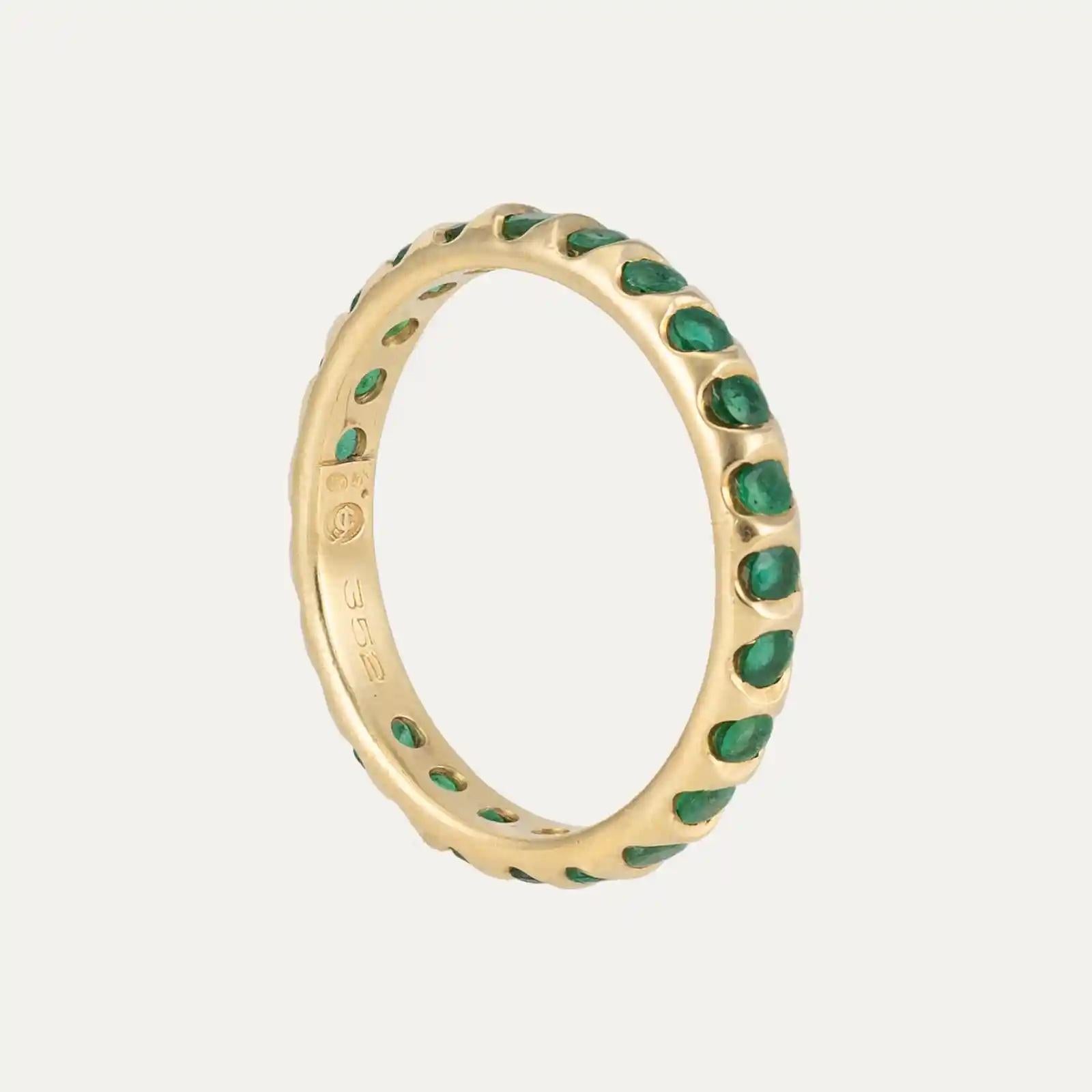 Women's or Men's Classic Emeralds Gold Ring For Sale