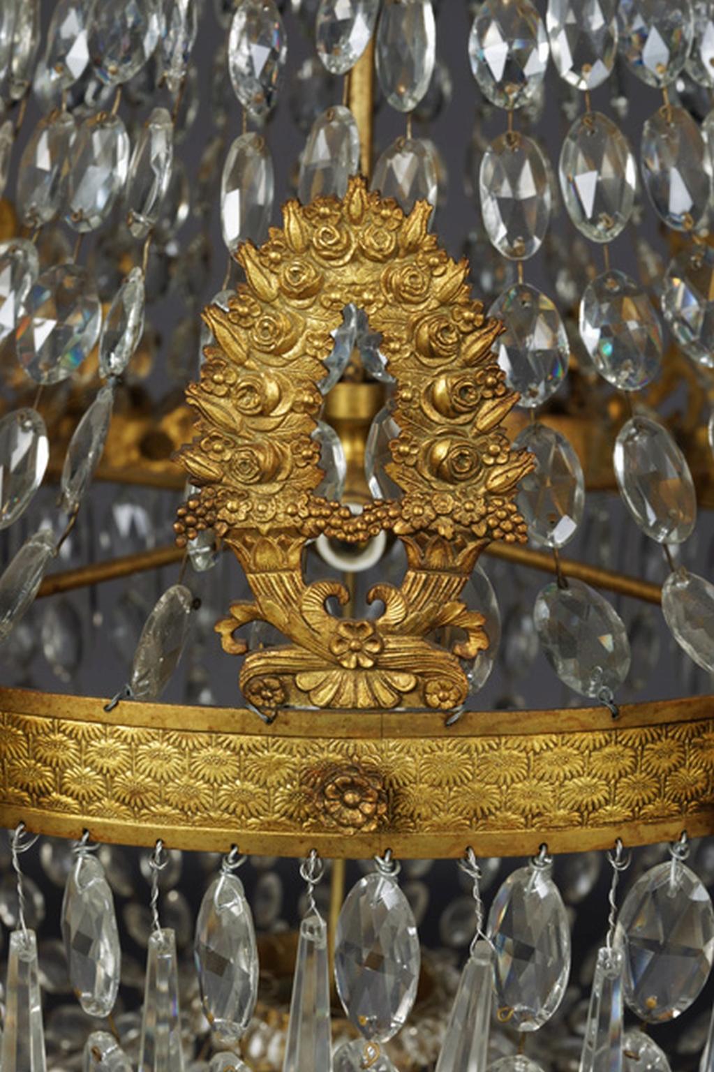 20th Century Classic Empire Chandelier, Dreamlike and Noble For Sale