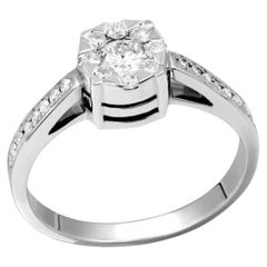 Anillo de compromiso clásico de oro blanco con diamantes para ella