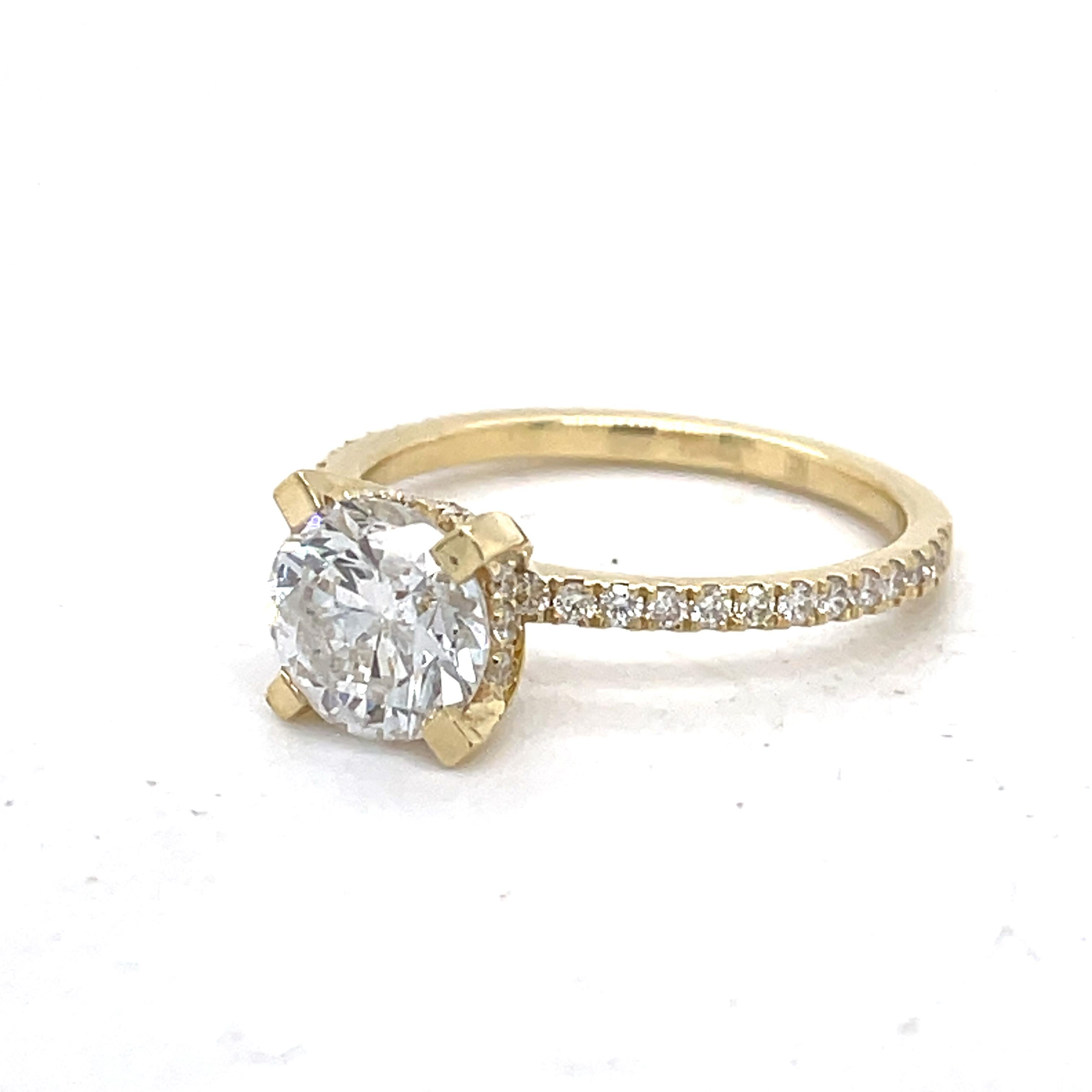 jewelry Material: Yellow Gold 14k (the gold has been tested by a professional)

Total Carat Weight: 1.9 ct (Approx.)

Total Metal Weight: 2.48g

Size: 6.5 US \ EU 53 \ Diameter 16.90mm (inner diameter)



Grading Results:

Stone Type: