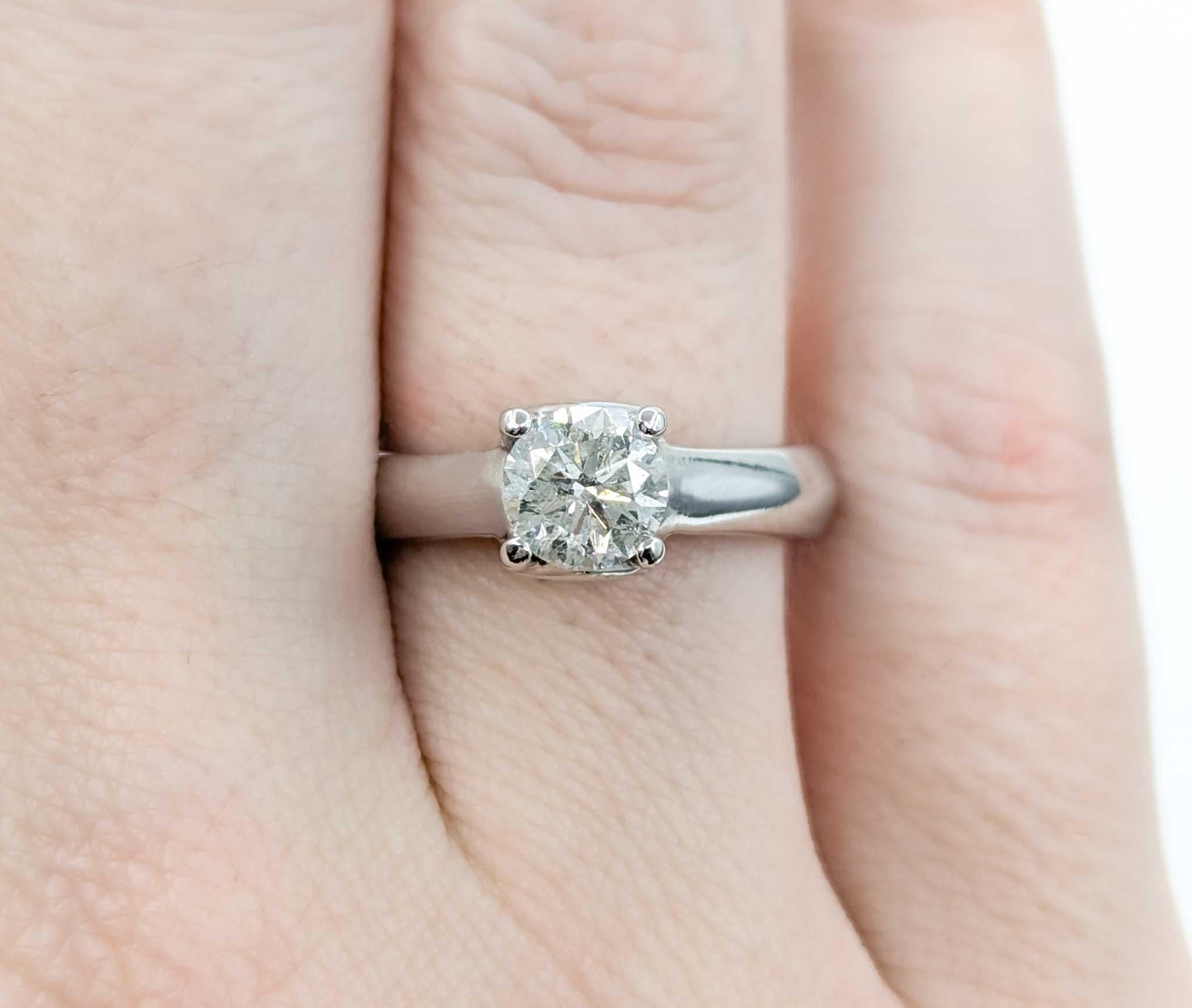 Classic Engagement Ring in 14k White Gold In Excellent Condition For Sale In Bloomington, MN