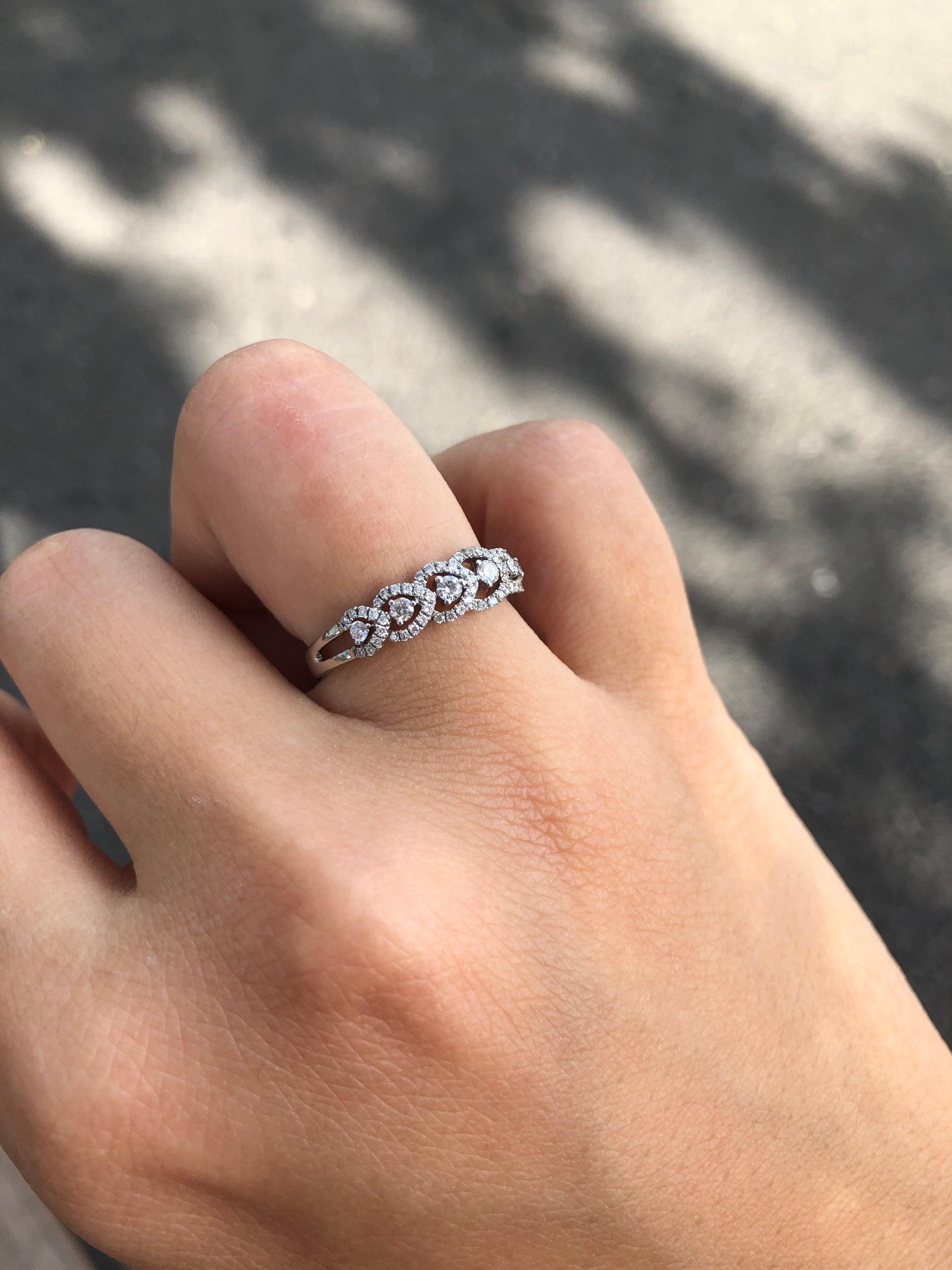 For Sale:  Classic Engagement White Diamond 18 Karat White Gold Wedding Ring for Her 4