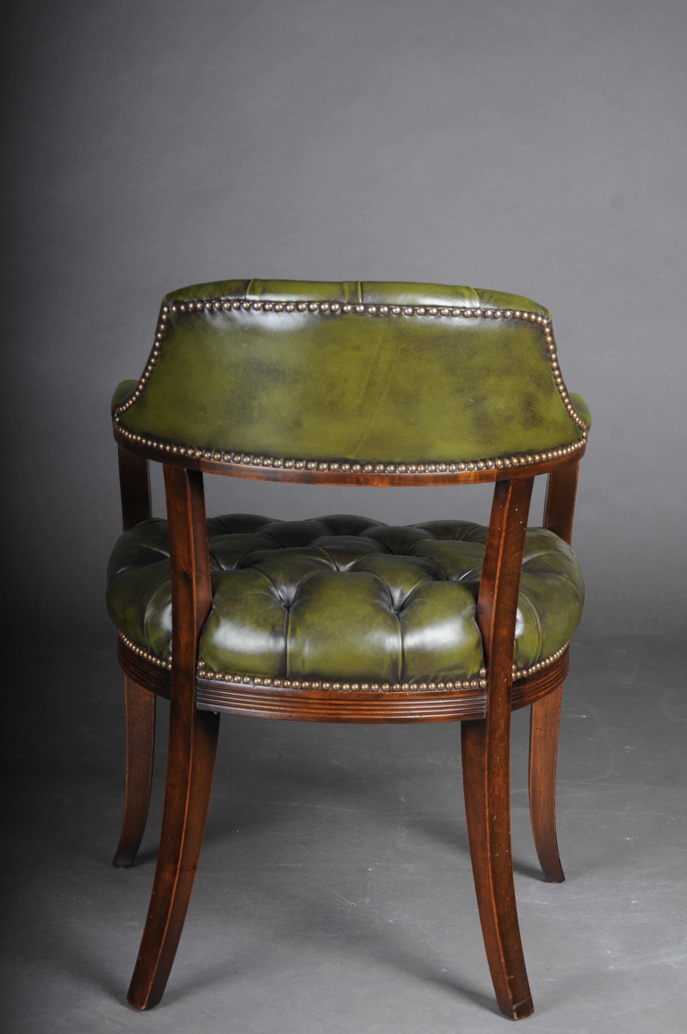 Klassischer englischer Sessel, Chesterfield-Leder, grün im Angebot 4
