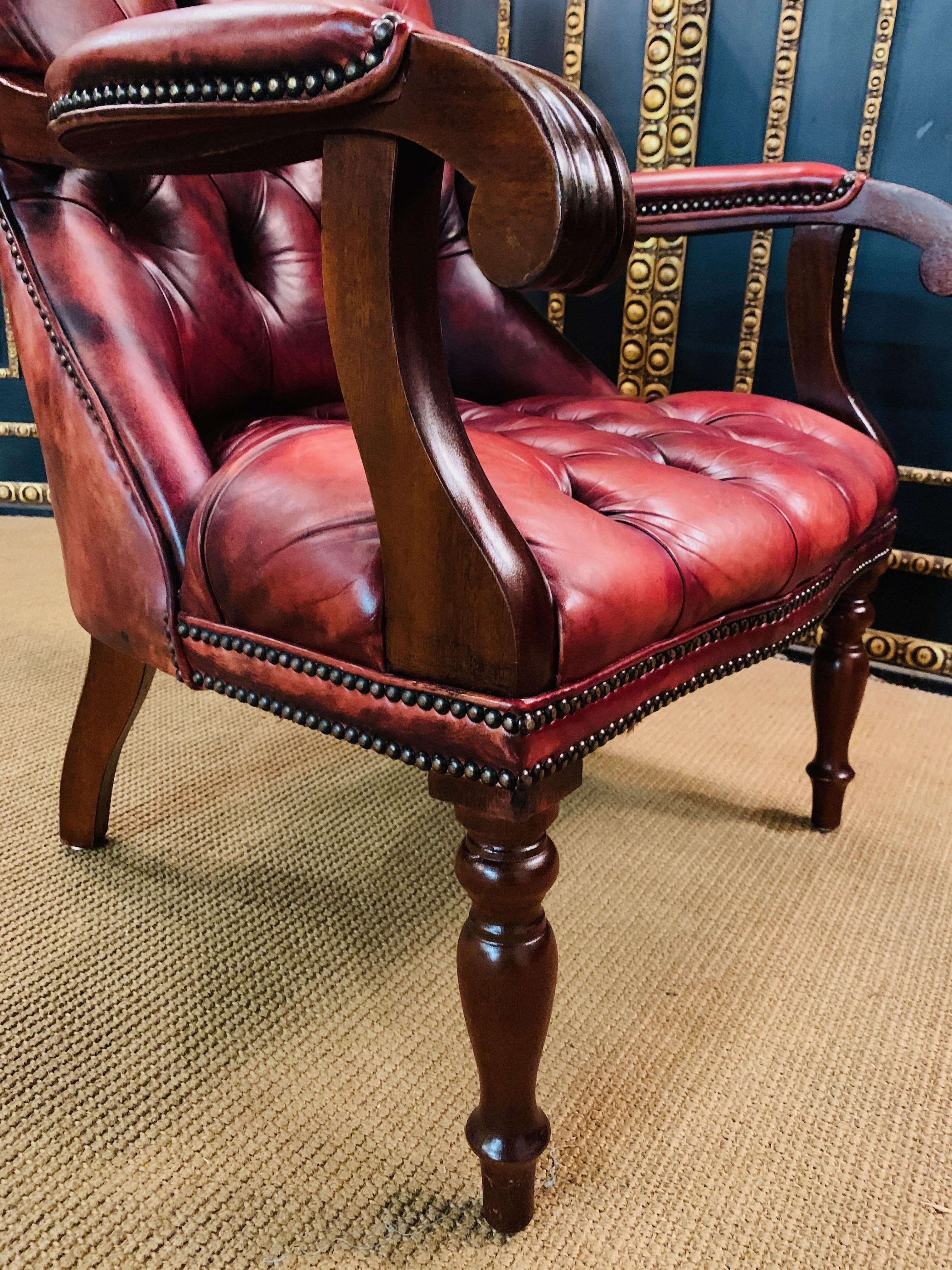 Classic English Chesterfield Armchair, Leather Oxblood / Burdeux 8