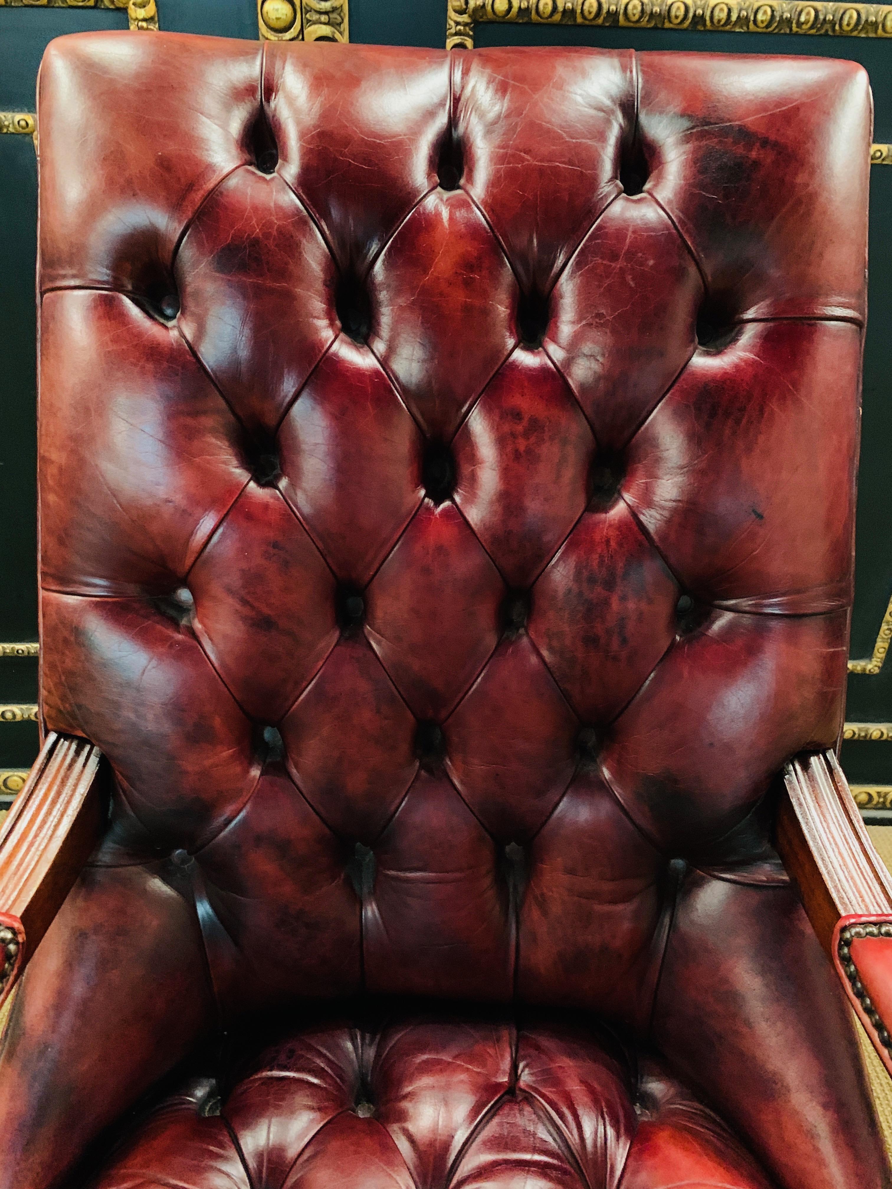 Classic English Chesterfield Armchair, Leather Oxblood / Burdeux 1