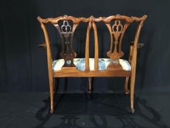 Causeuse en acajou de style chippendale anglais classique