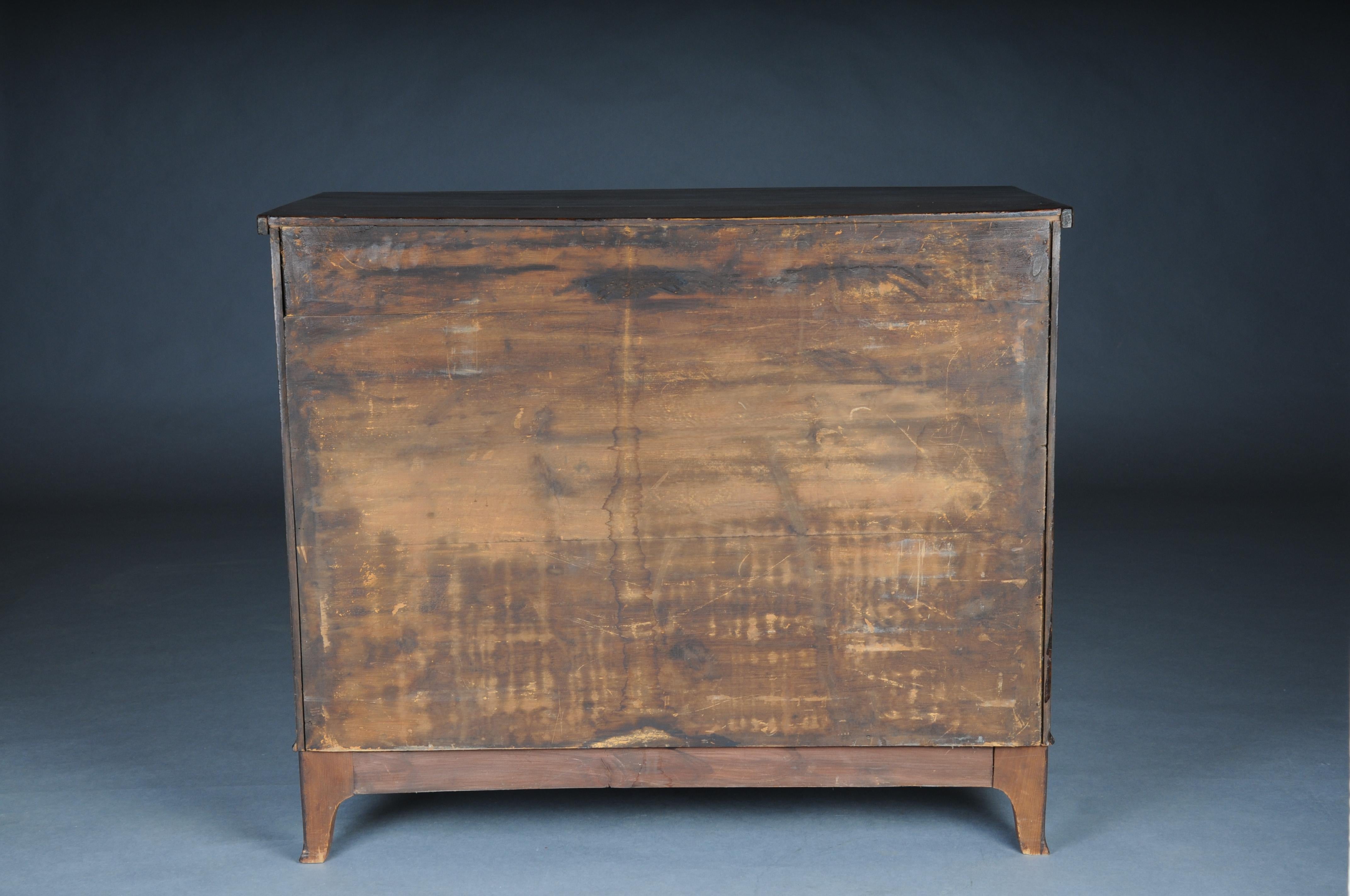 Classic English mahogany chest of drawers, circa 1890 For Sale 10
