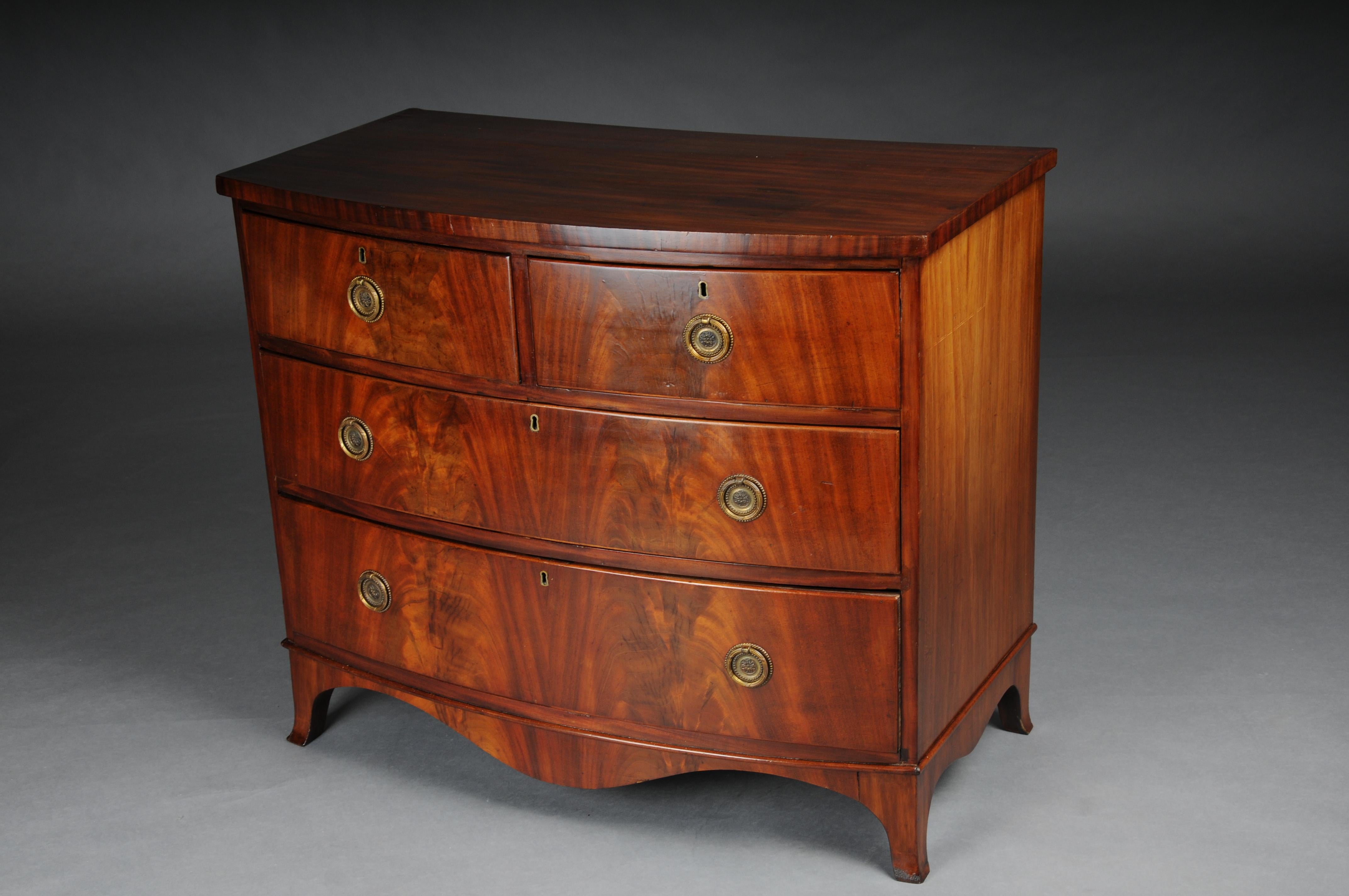 19th Century Classic English mahogany chest of drawers, circa 1890 For Sale