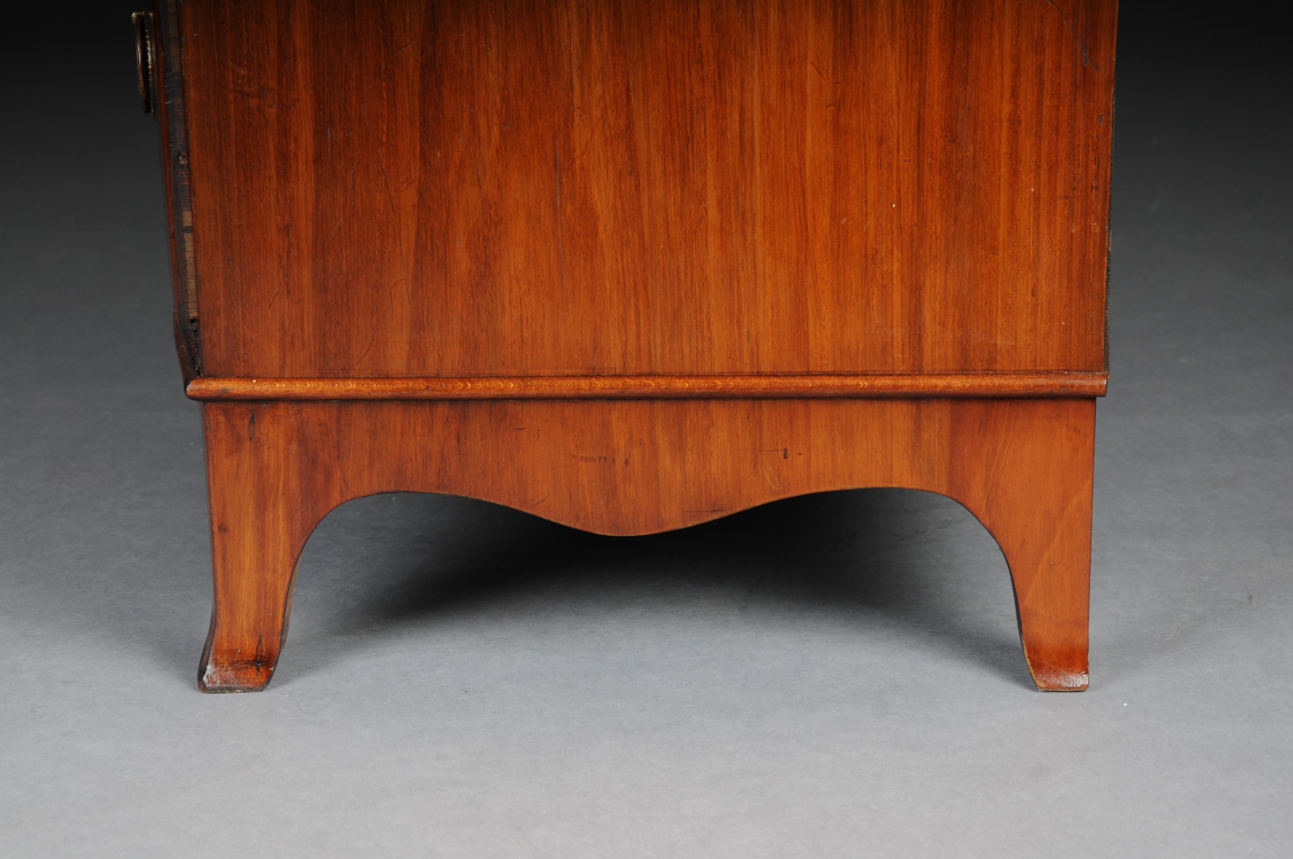 Classic English mahogany chest of drawers, circa 1890 For Sale 3