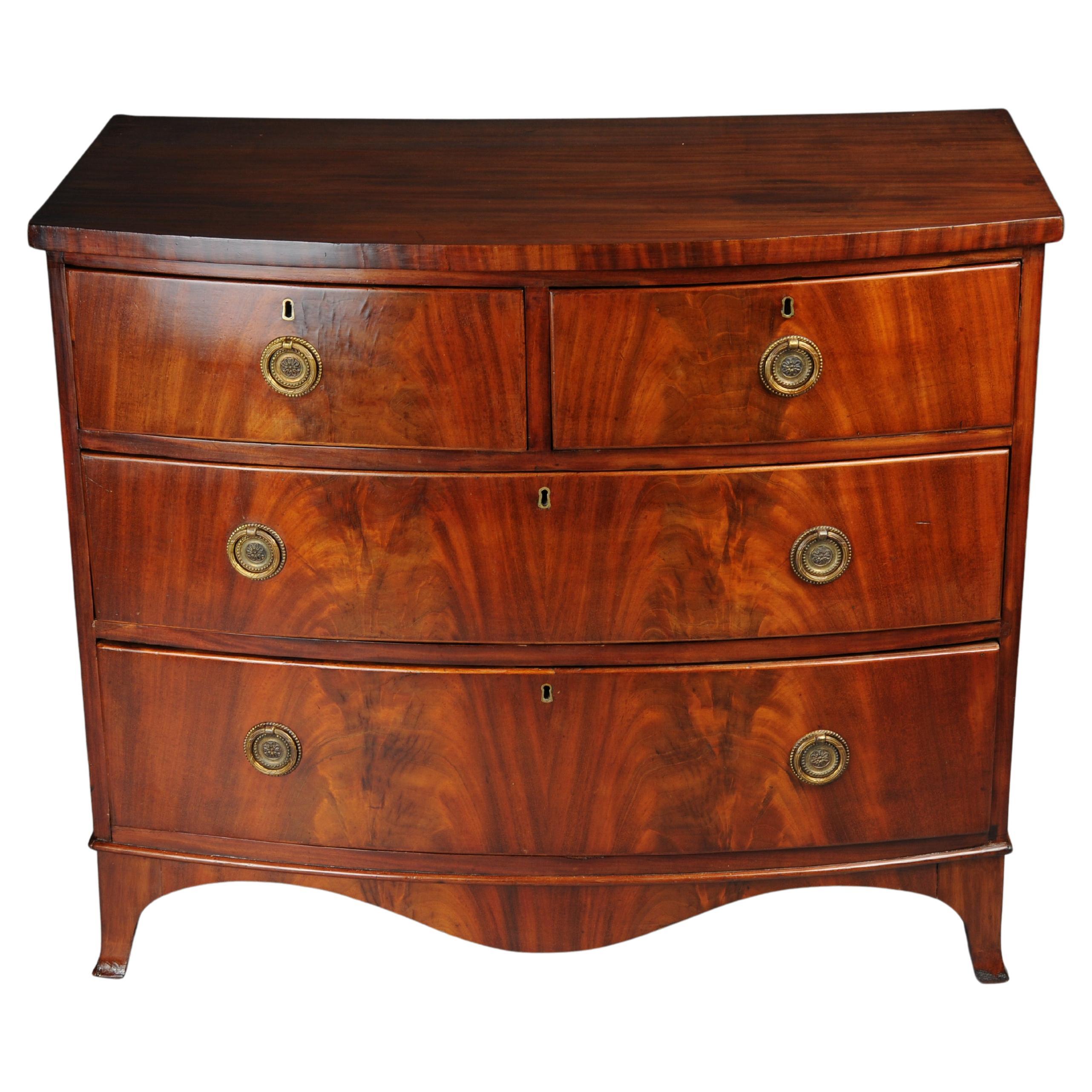 Classic English mahogany chest of drawers, circa 1890 For Sale
