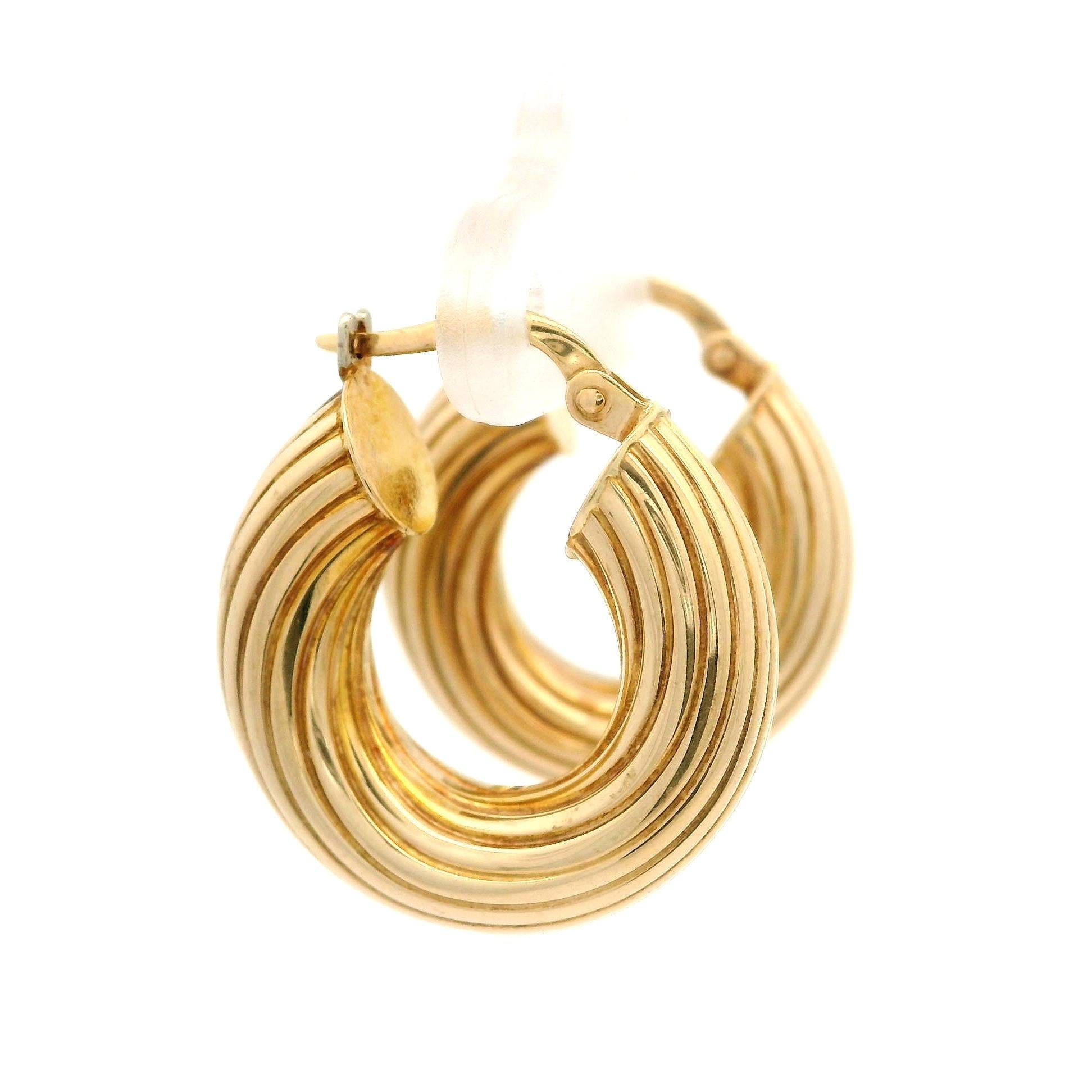 Women's Classic Estate Puffed 14k Yellow Gold Grooved Twist Small Hoop Earring For Sale