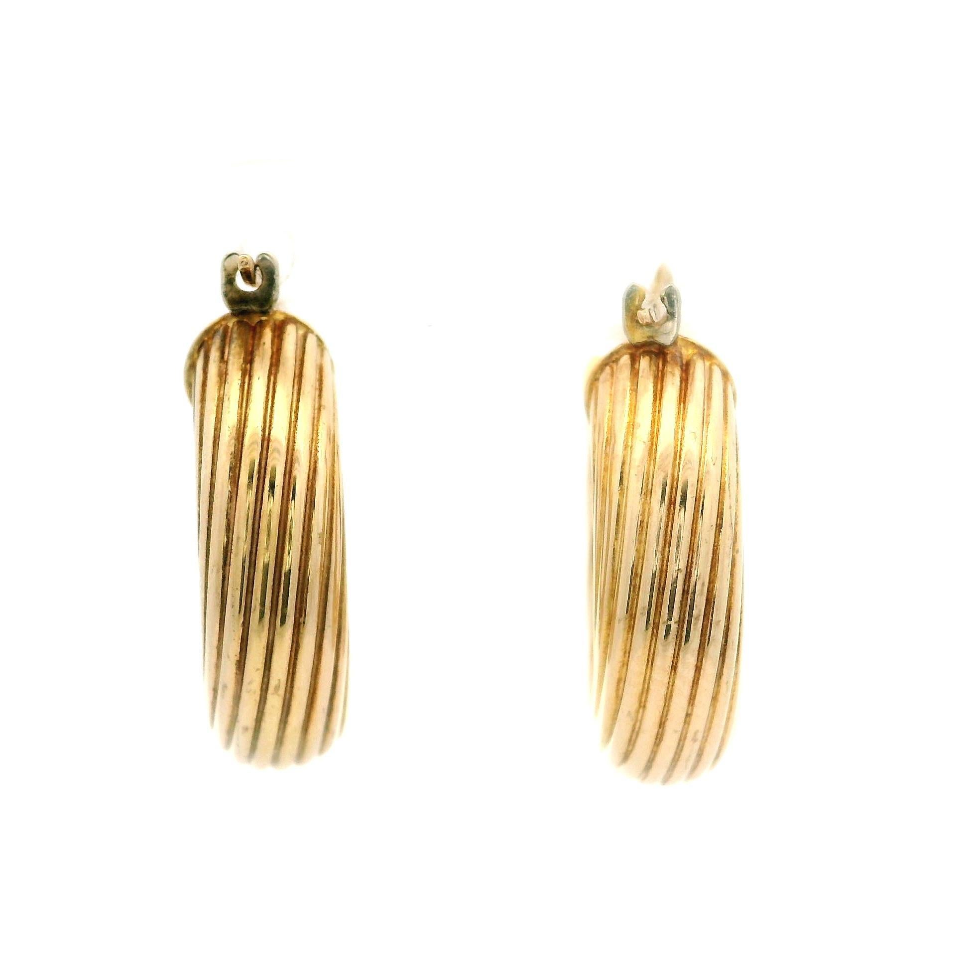 Classic Estate Puffed 14k Yellow Gold Grooved Twist Small Hoop Earring For Sale 3