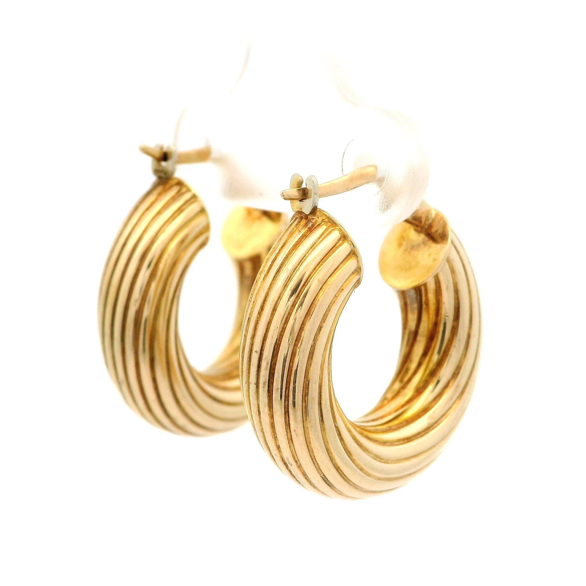 Classic Estate Puffed 14k Yellow Gold Grooved Twist Small Hoop Earring For Sale 4