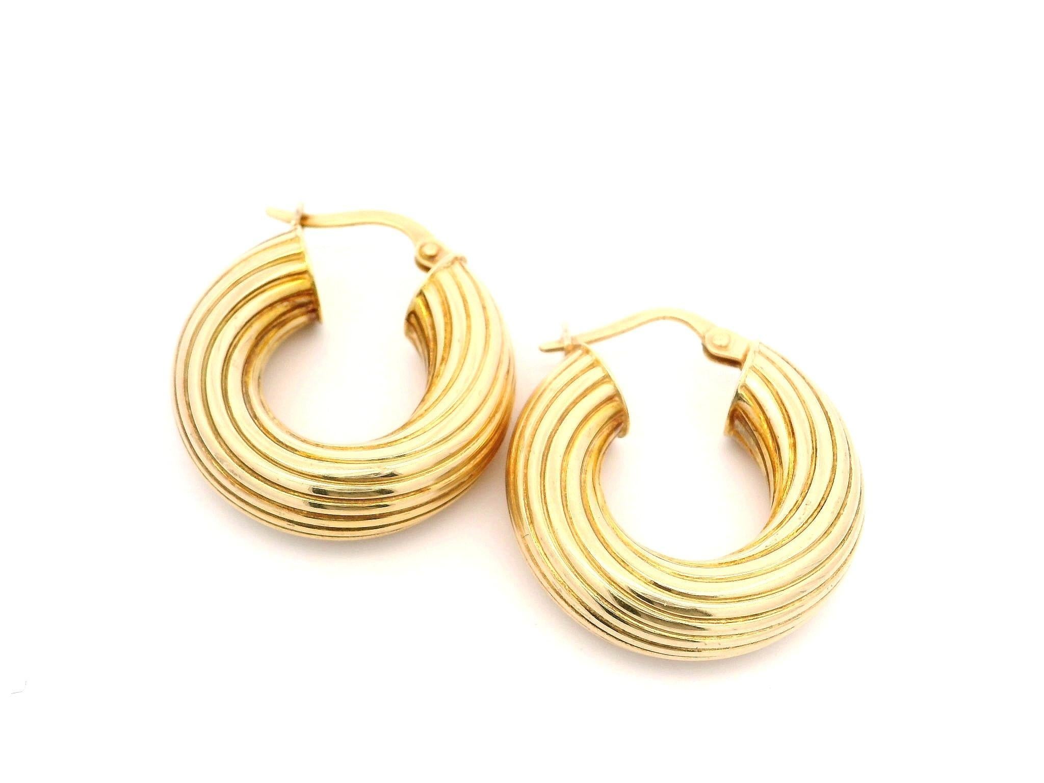 Classic Estate Puffed 14k Yellow Gold Grooved Twist Small Hoop Earring For Sale 5