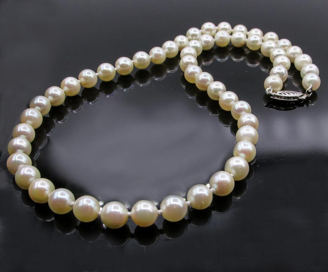 Women's Classic Estate Vintage Cultured Japanese Pearl White Strand Necklace 14KW