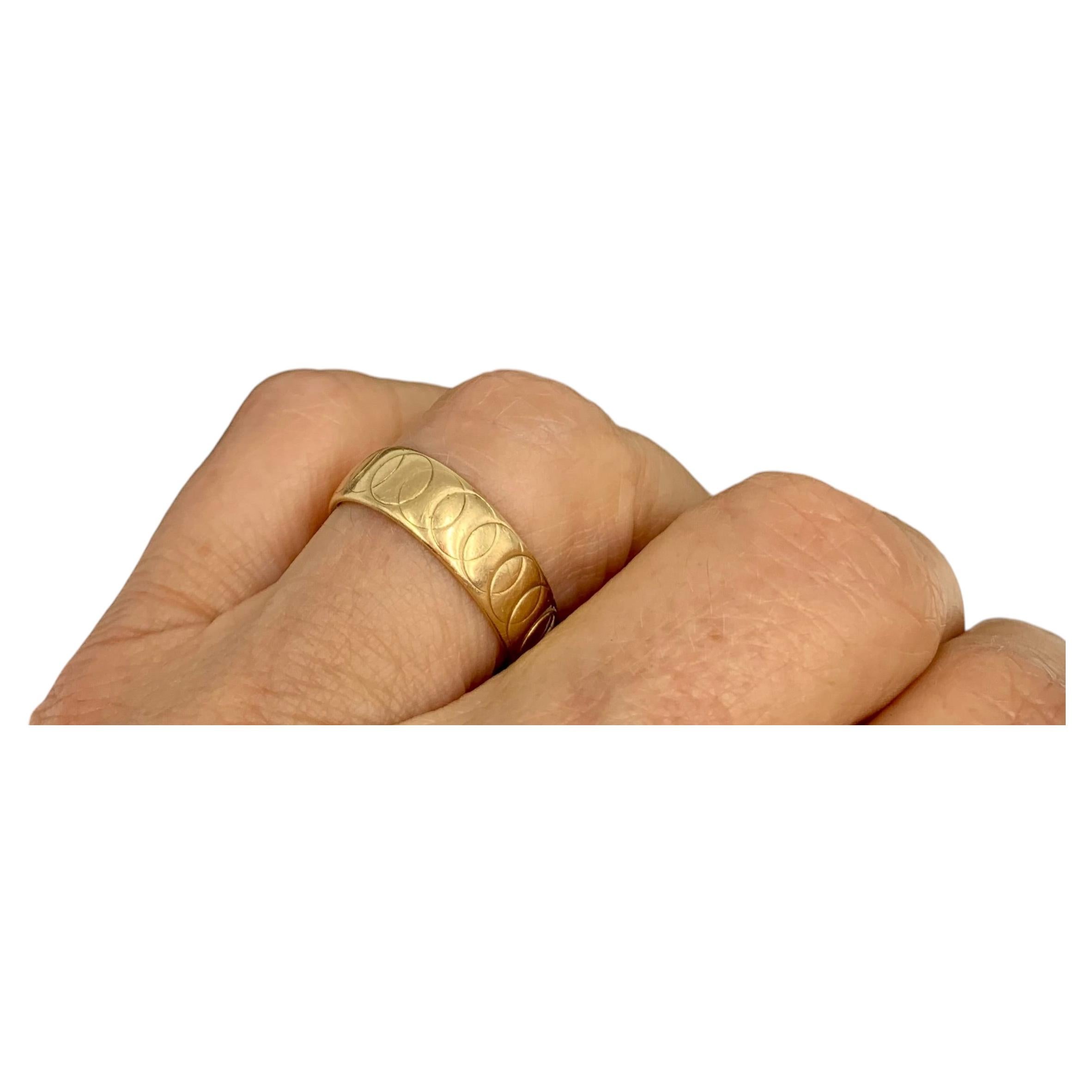 Bague « Cigar Band » classique de la collection Estate, en or jaune 14 carats, avec motifs de cercles entrelacés
