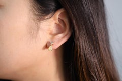 Orecchino classico in oro giallo 14K con opale etiope a pera e diamante tondo