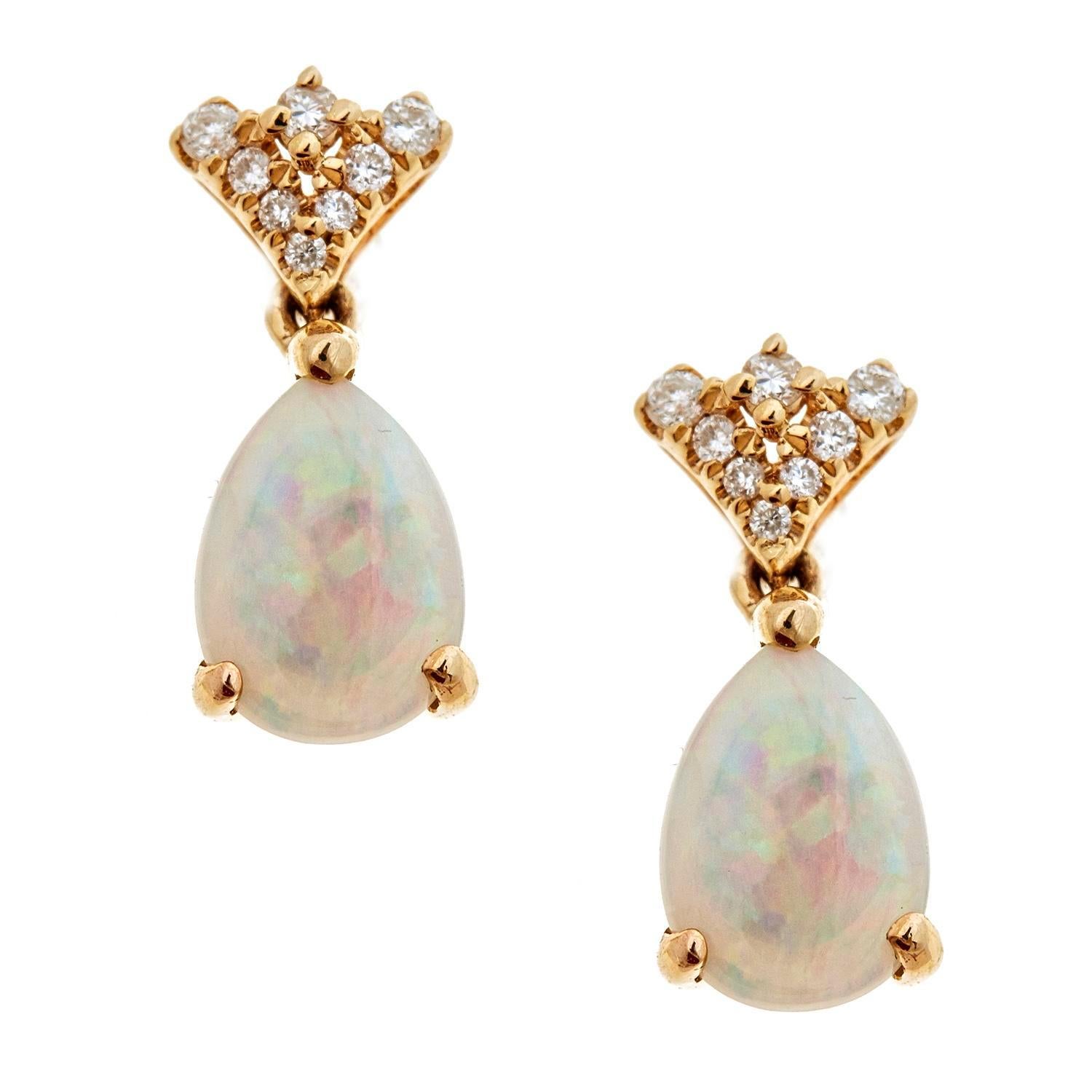 Classic Ethiopian Opal Pear Cab and Round Diamond 14K Yellow Gold Earring In New Condition For Sale In New York, NY