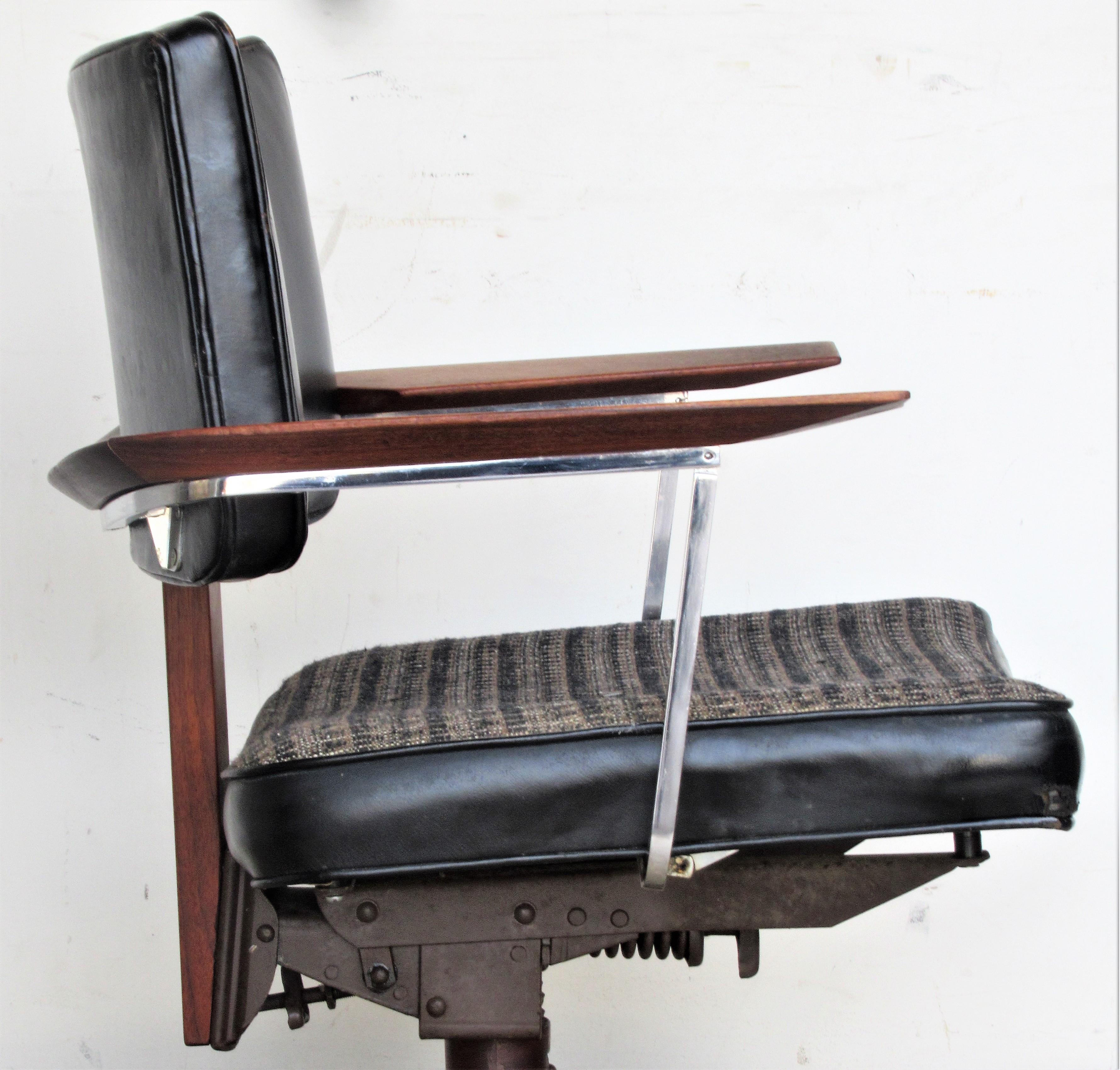 American Classic Executive Desk Chair by Gunlocke