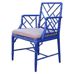 Fauteuil classique en faux bambou de style chinois Chippendale en laque bleue