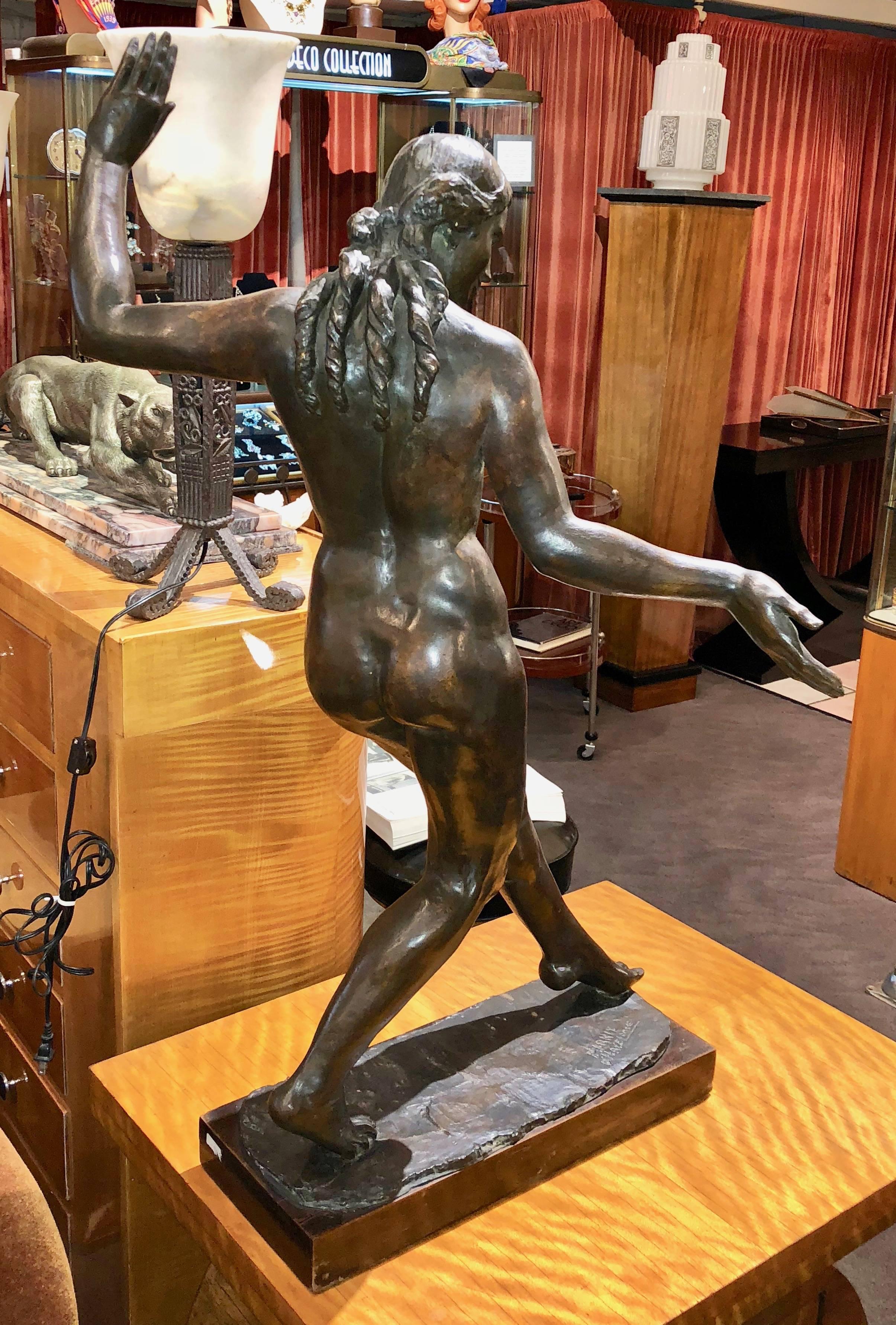Classic Female Art Deco Bronze Statue by Listed Belgian Artist M. D'haveloose In Excellent Condition In Oakland, CA