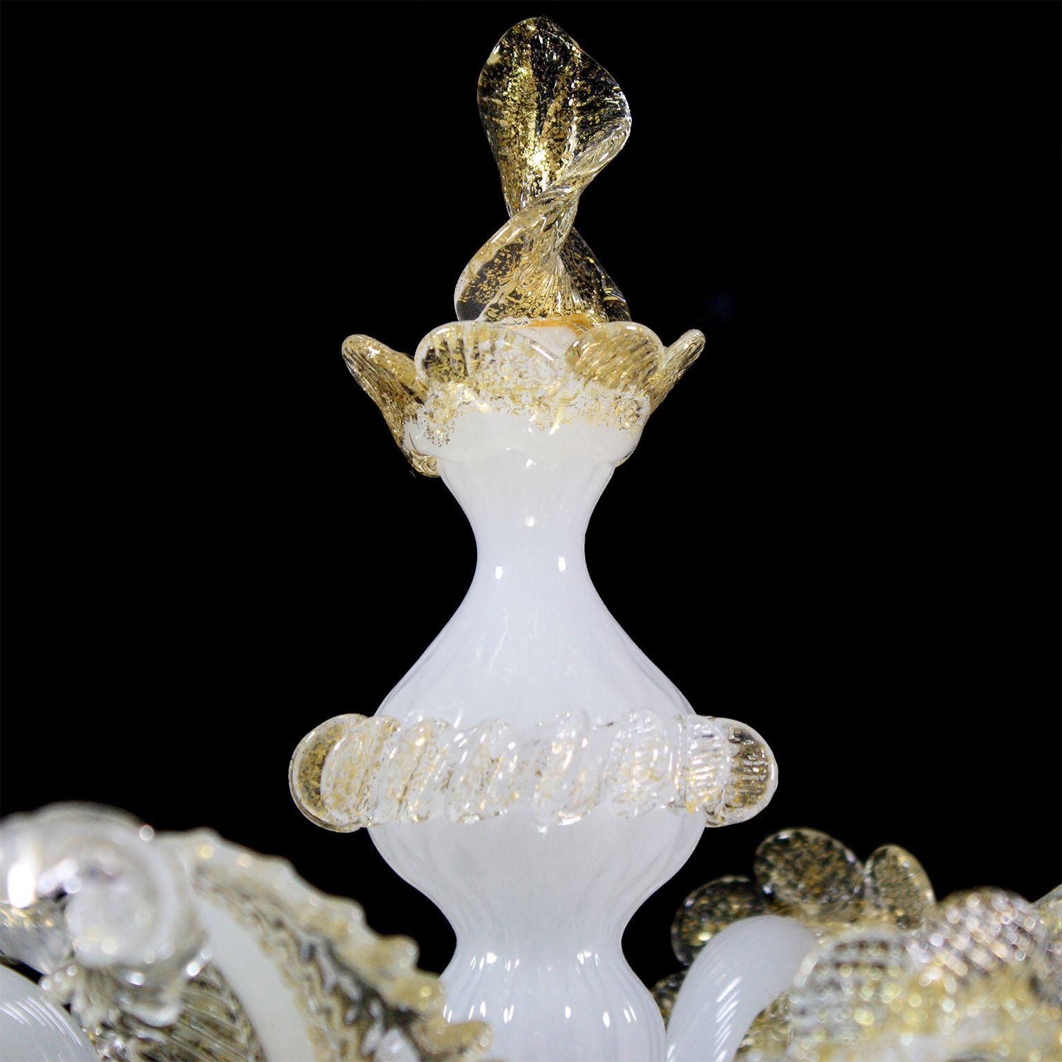 Classic Flambeau 5Arms White Murano Glass gold Details by Multiforme In New Condition For Sale In Trebaseleghe, IT
