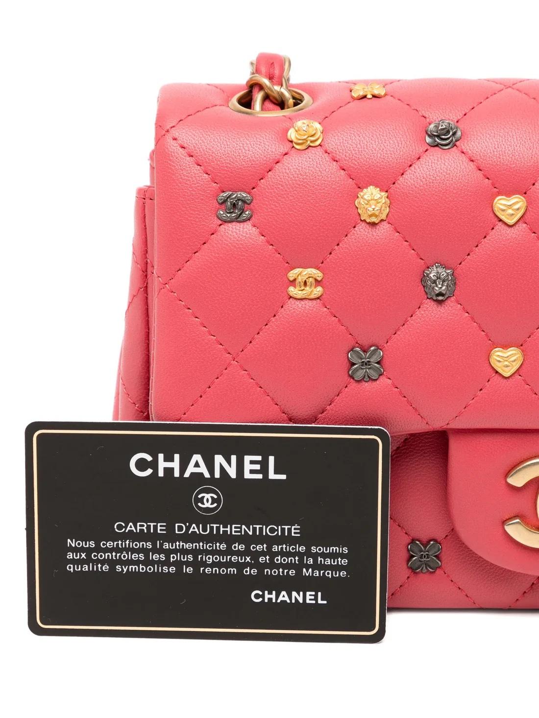 Chanel - Mini sac à rabat clouté matelassé - Rose Unisexe en vente