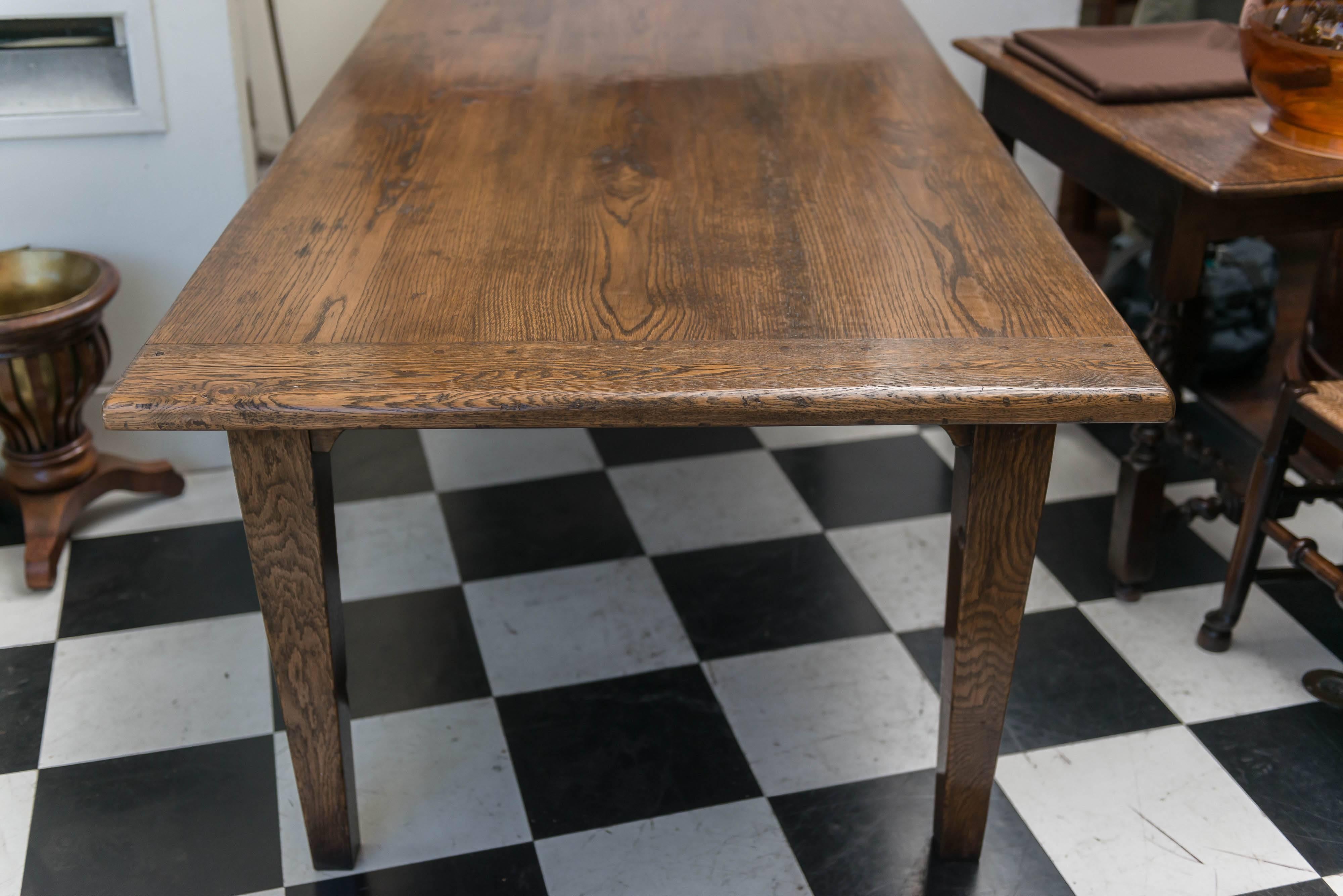 Classic Form Solid Oak Dining Table, Pegged Construction, 20th Century 6