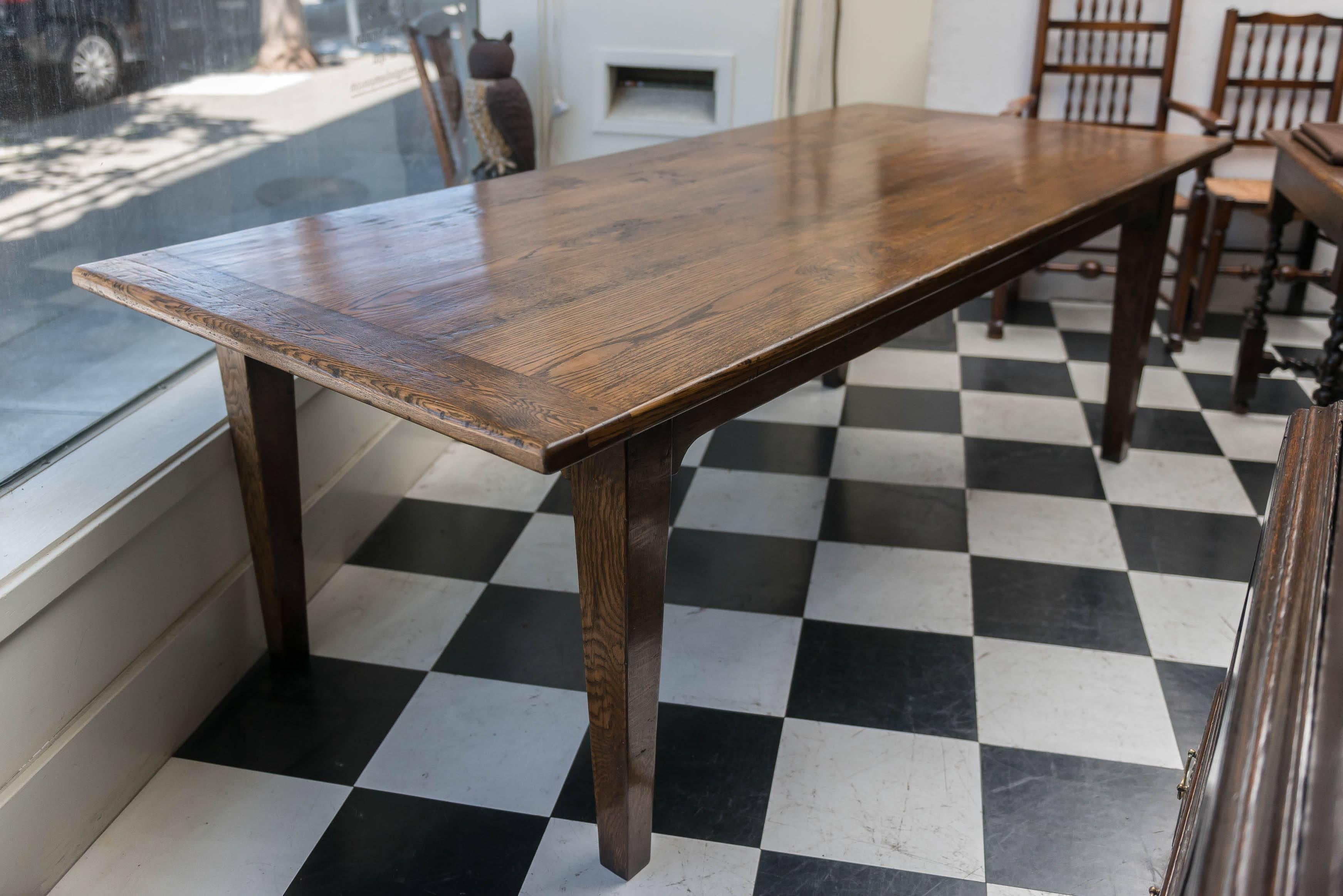 Classic Form Solid Oak Dining Table, Pegged Construction, 20th Century In Excellent Condition In San Francisco, CA