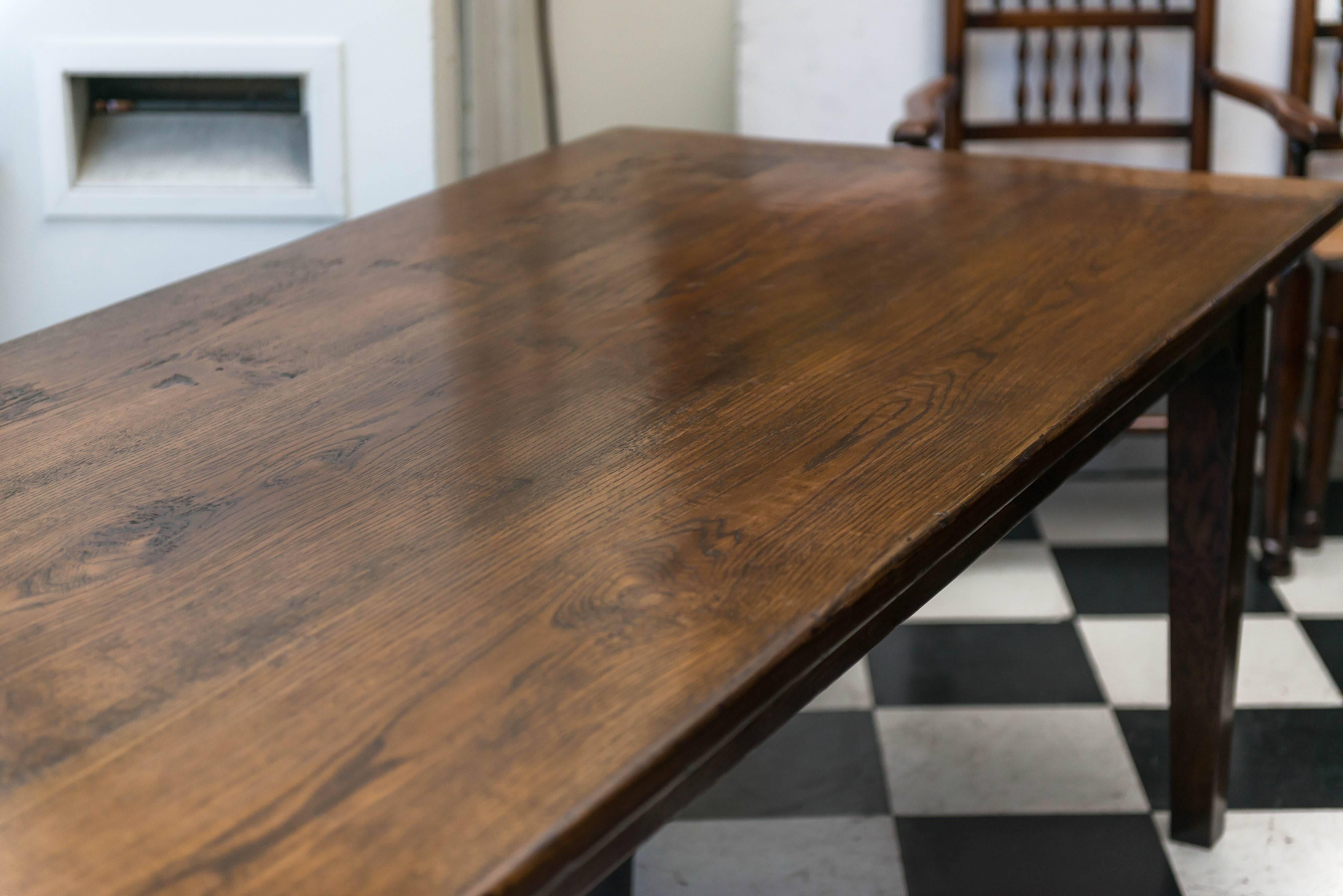Classic Form Solid Oak Dining Table, Pegged Construction, 20th Century 2