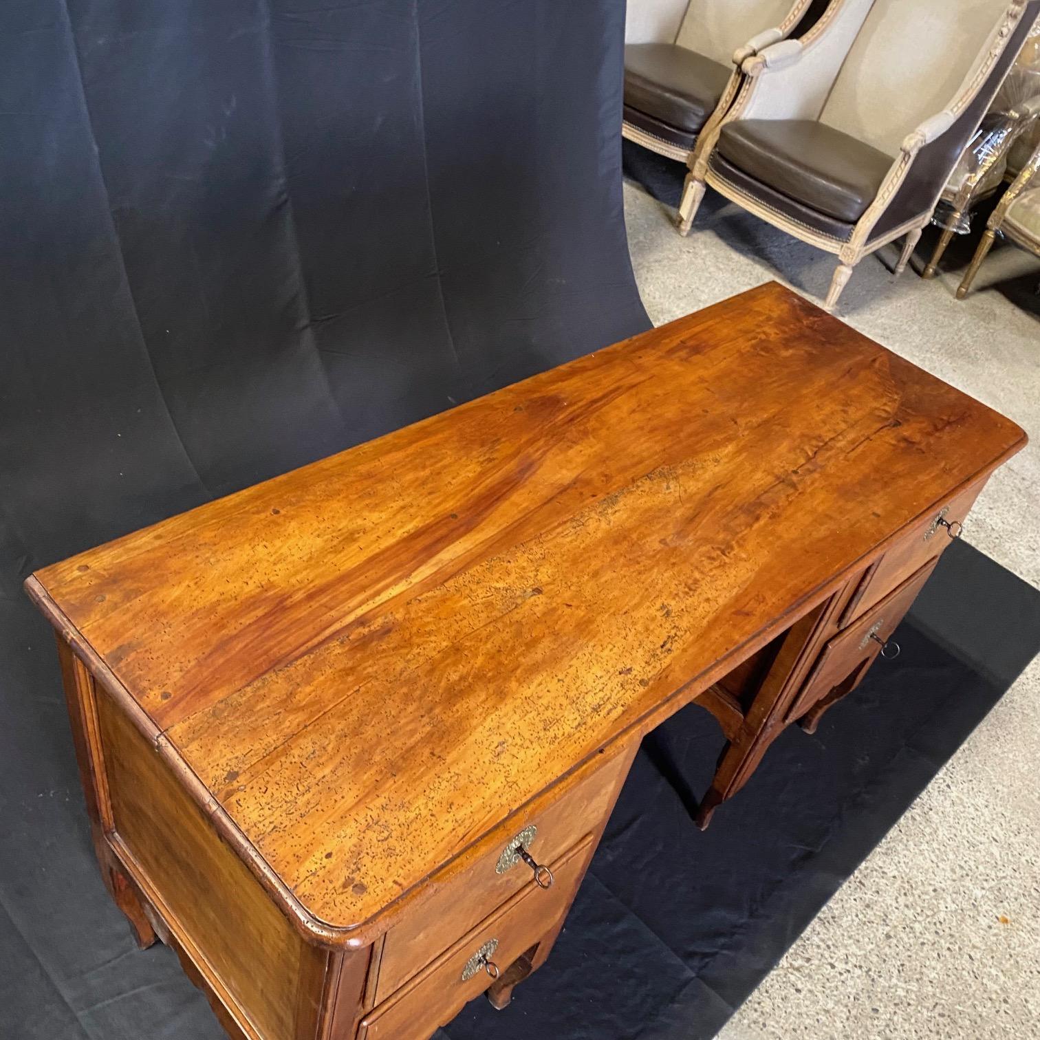 Classic French 18th Century Empire Walnut Kneehole Writing Desk  In Good Condition For Sale In Hopewell, NJ