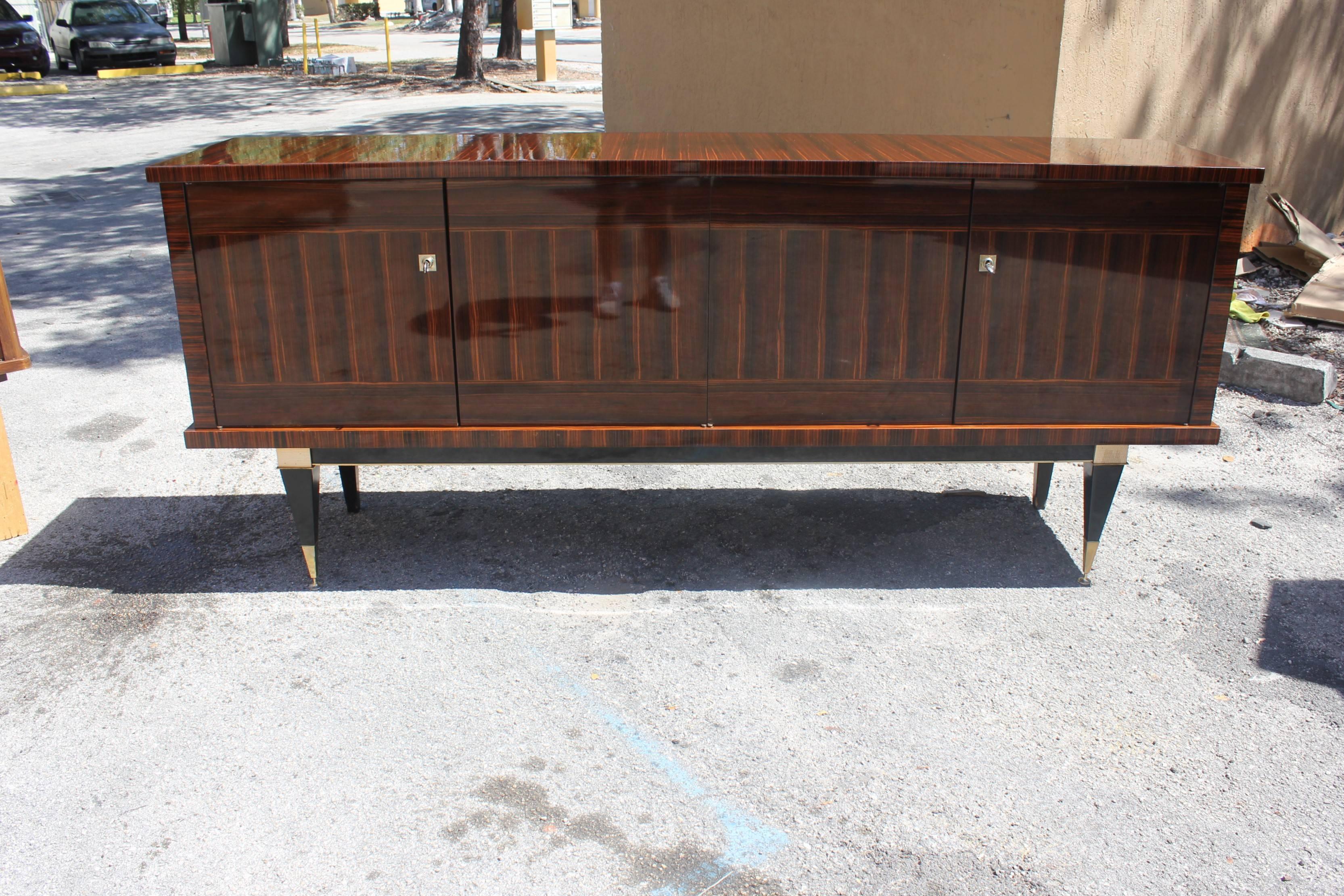 Classic French Art Deco Macassar Ebony Sideboard or Credenza, circa 1940s In Distressed Condition In Hialeah, FL