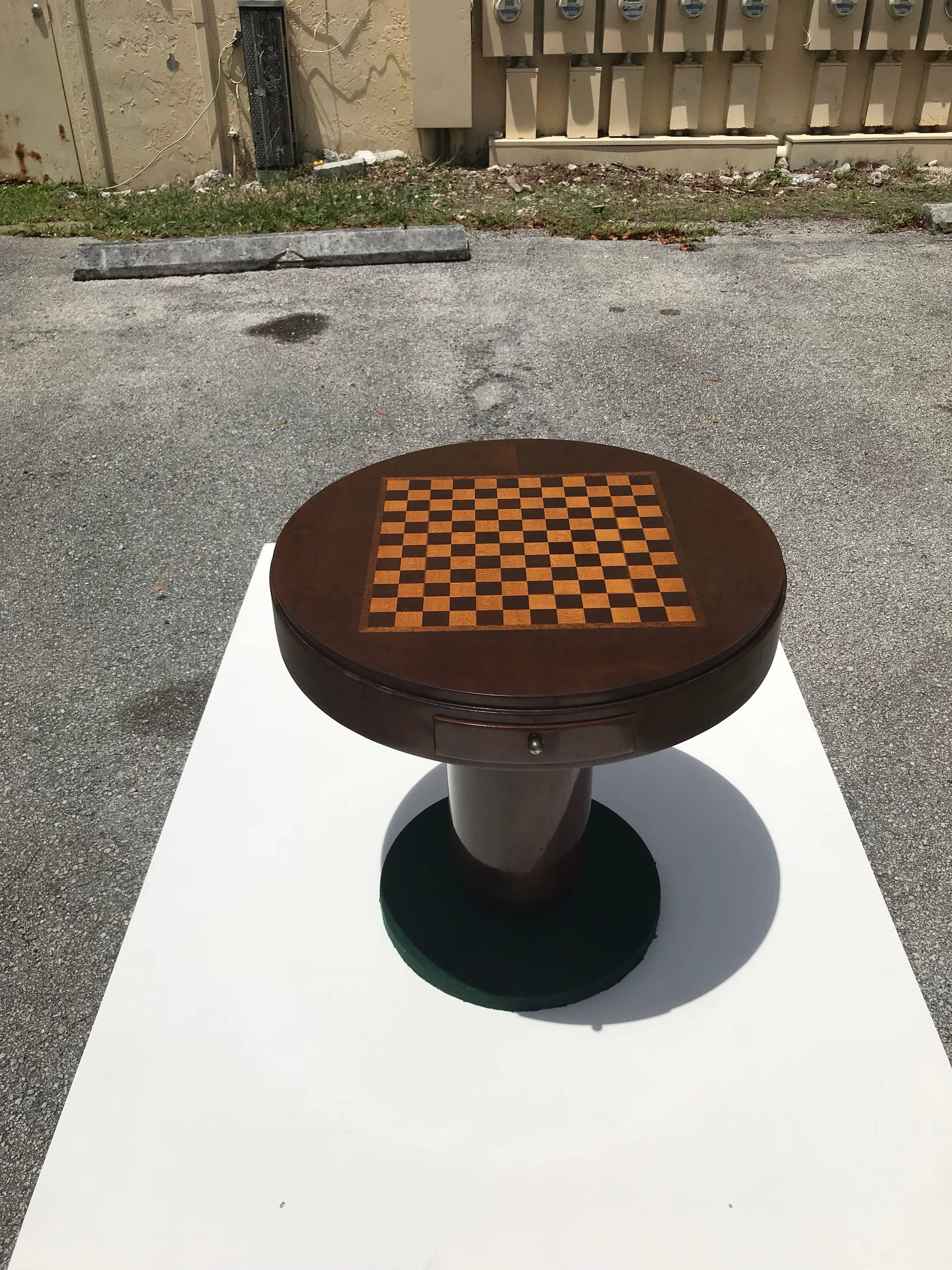 Classic French Art Deco Rosewood Round Game Table, circa 1940s In Good Condition In Hialeah, FL