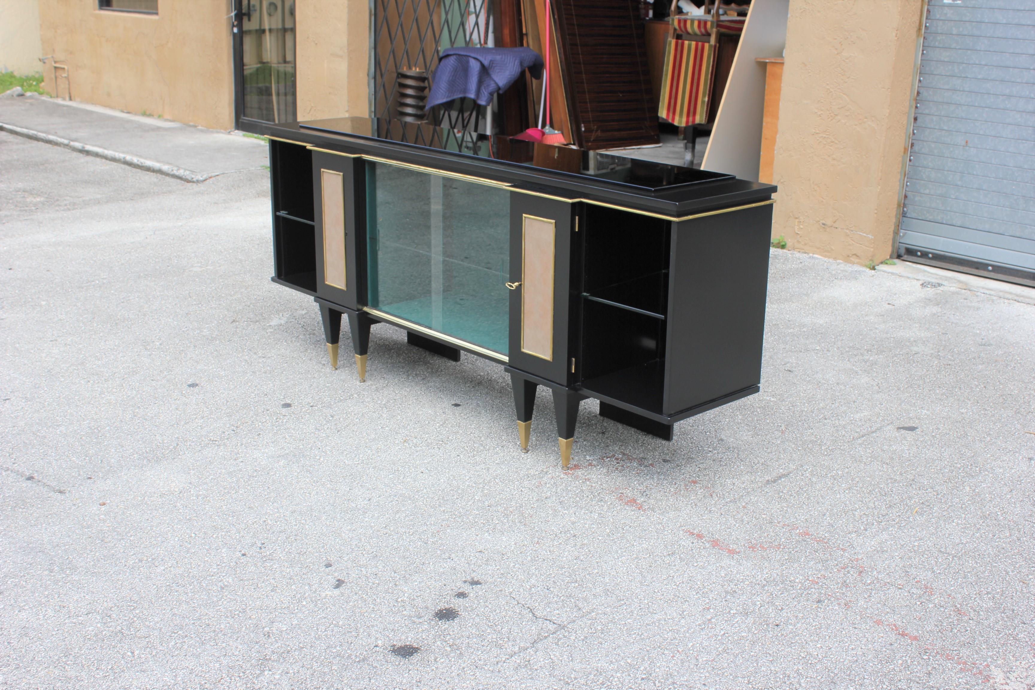 Classic French Art Deco Sideboard, Bar or Credenza, circa 1940s 10