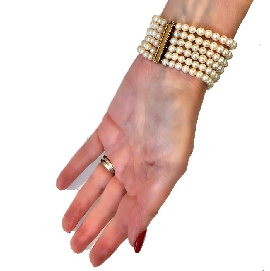 Classic French Cartier Pearl Bracelet with Removable Brooch and Diamonds In Good Condition In Palm Beach, FL