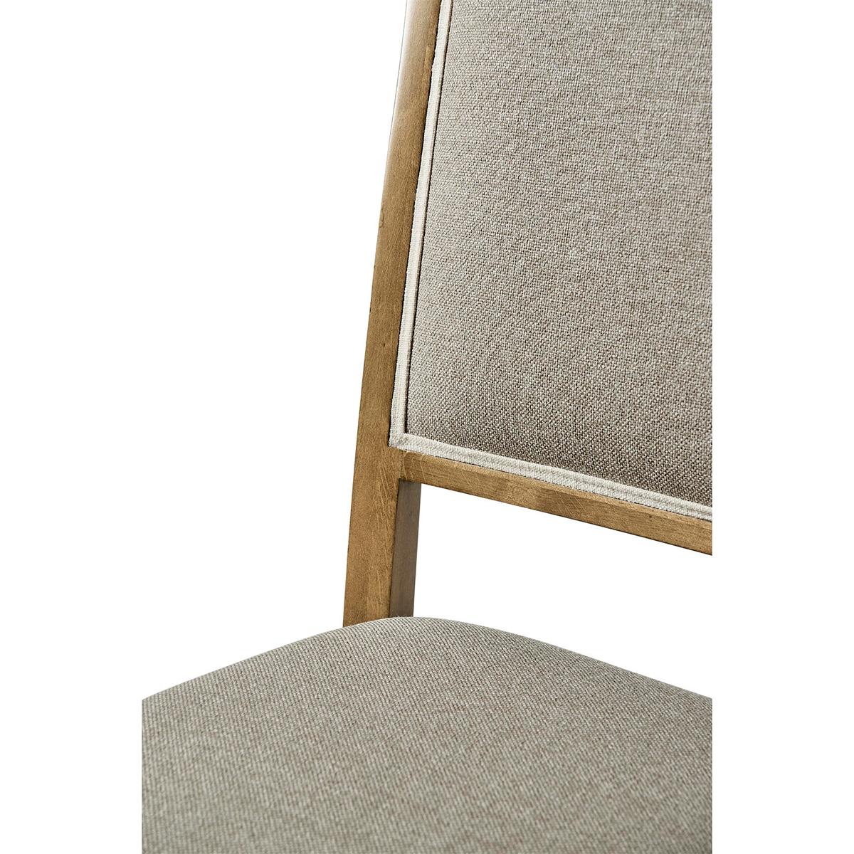 Legno Sedie da pranzo classiche francesi in finitura ciliegio in vendita