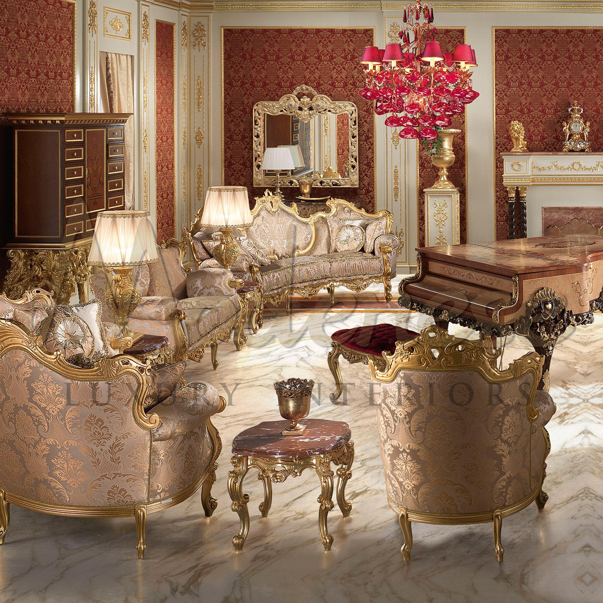 Klassisches französisches Duo-Sofa aus luxuriösem Massivholz und kostbaren Blattgoldapplikationen (Italienisch) im Angebot