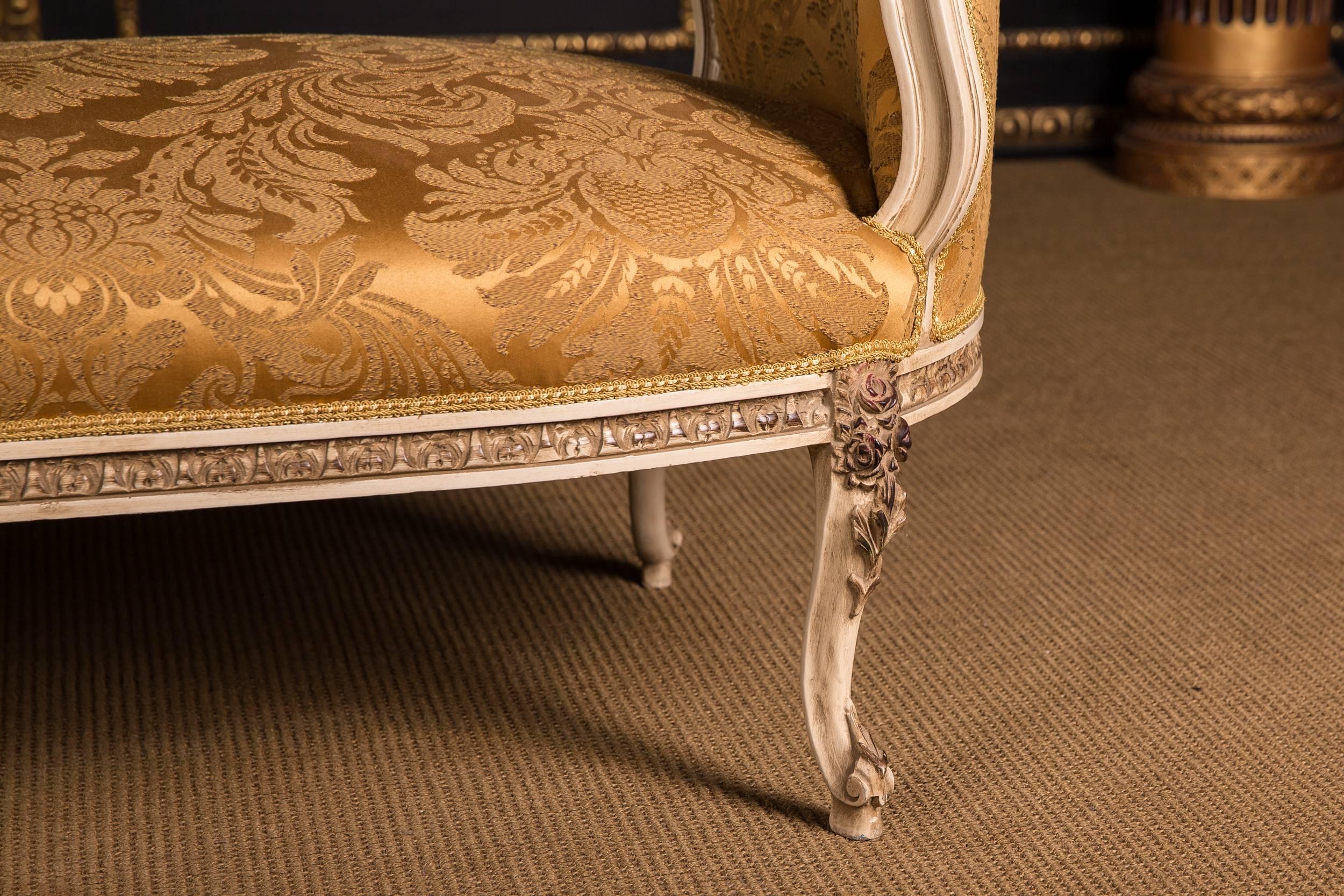 Classic French Gondola Stool in Louis XV Style In Good Condition In Berlin, DE