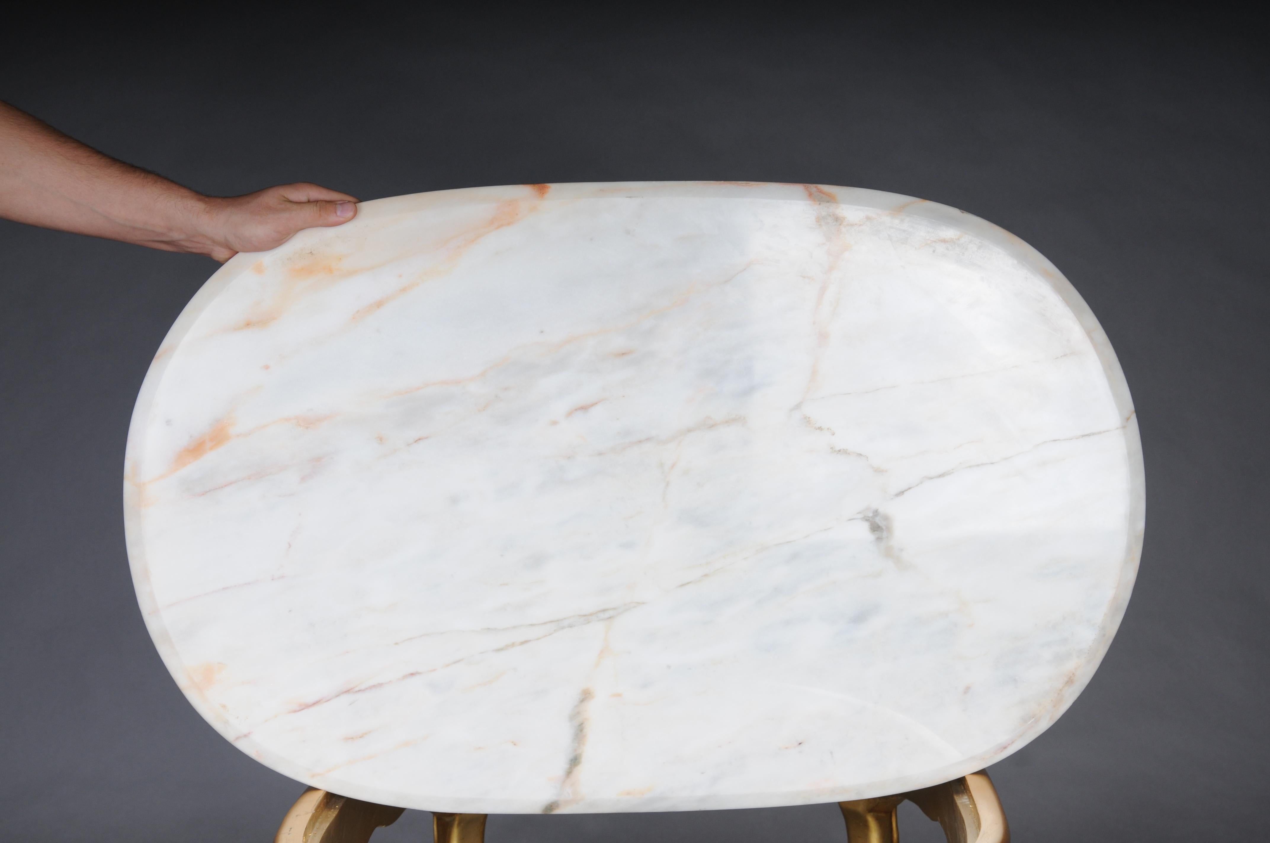 Mesa de centro clásica francesa Luis XV con tapa de mármol blanco/beige/crema en venta 2