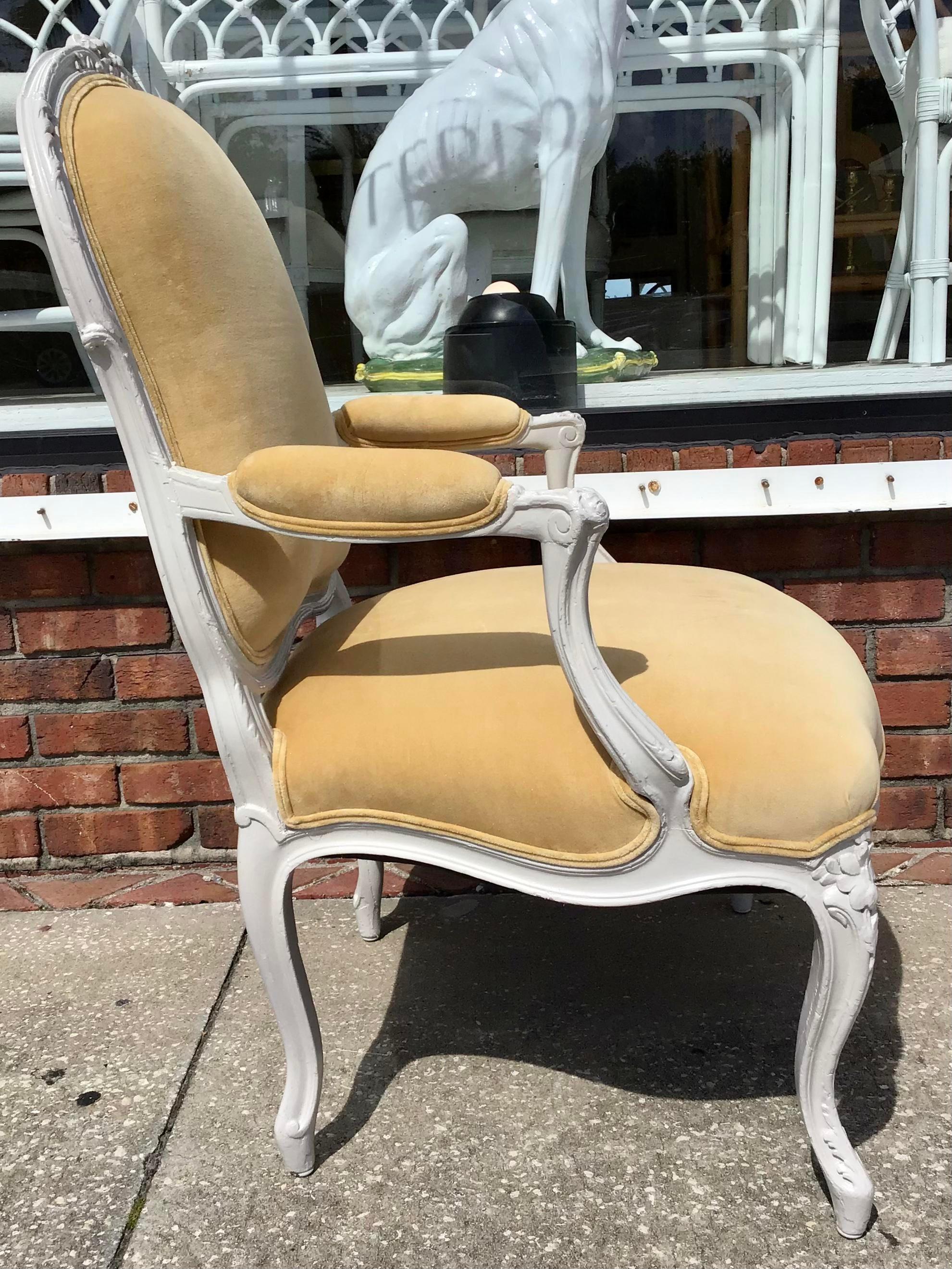 Classic French Louis XV Fauteuil Chair in New Gold Velvet Upholstery For Sale 1