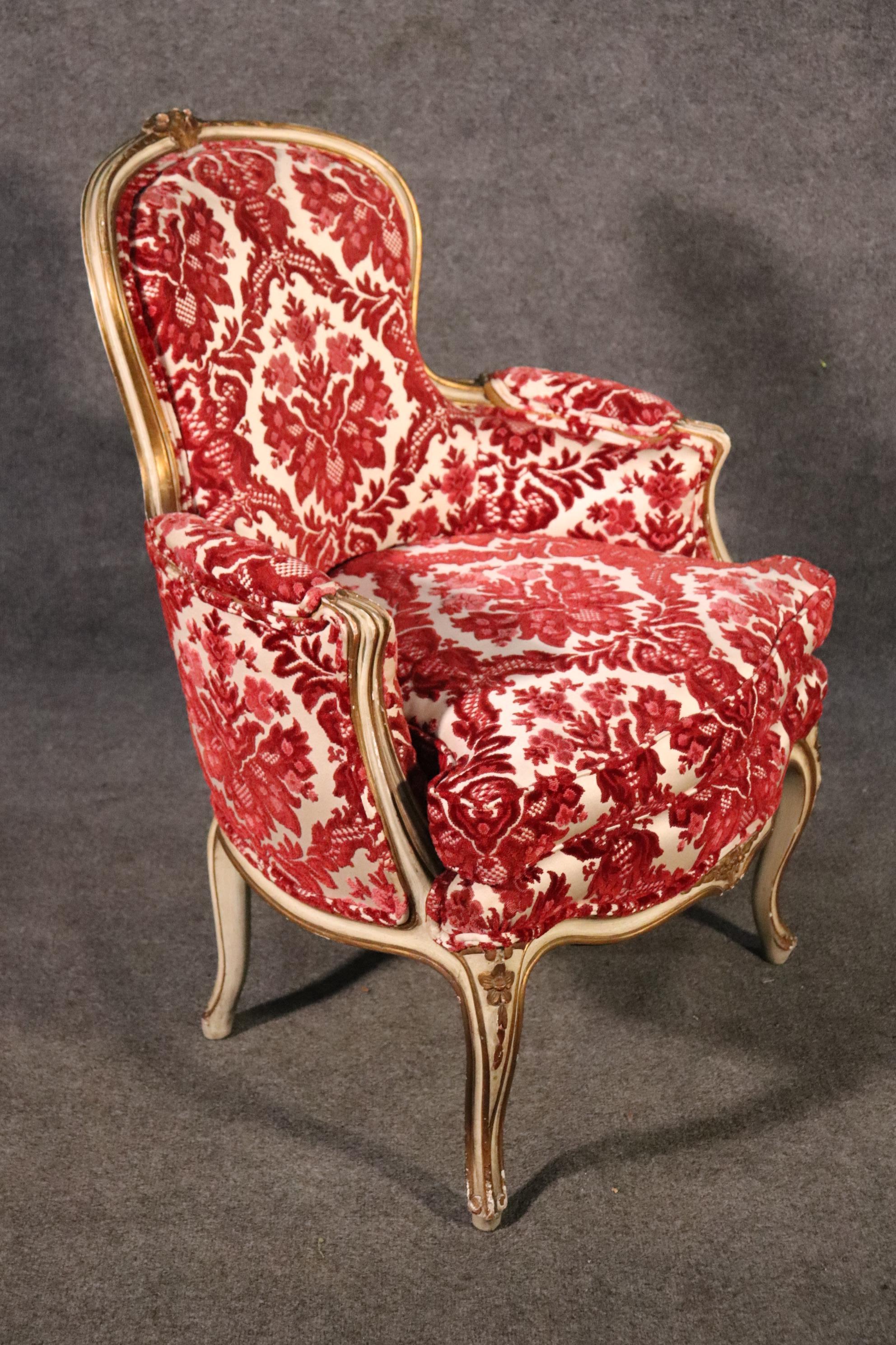 Classic French Louis XV Paint Decorated Floral Velvet Bergere Chair, Circa 1950 In Good Condition In Swedesboro, NJ