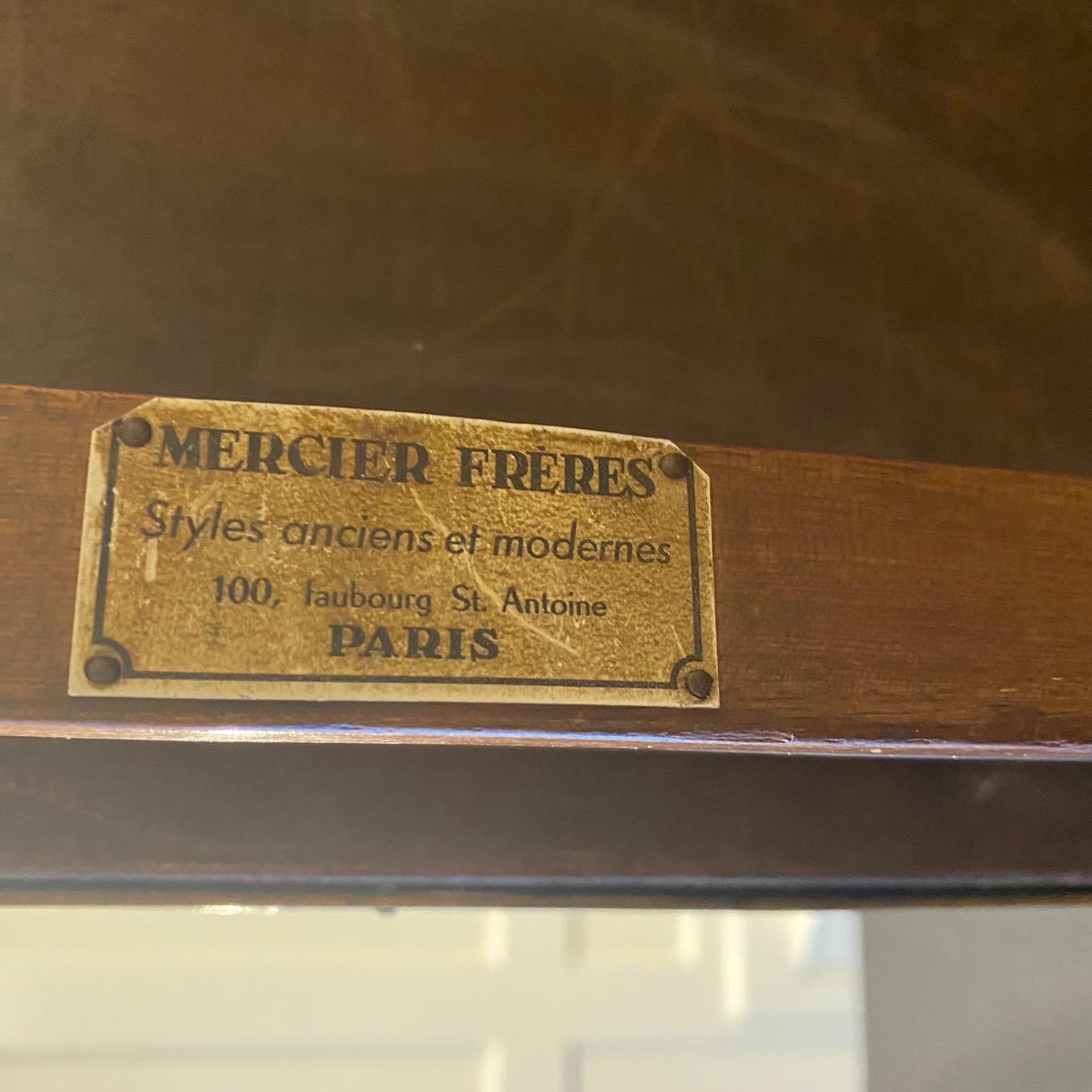Table basse classique française Louis XVI à plateau de marbre et bordure en laiton en vente 2