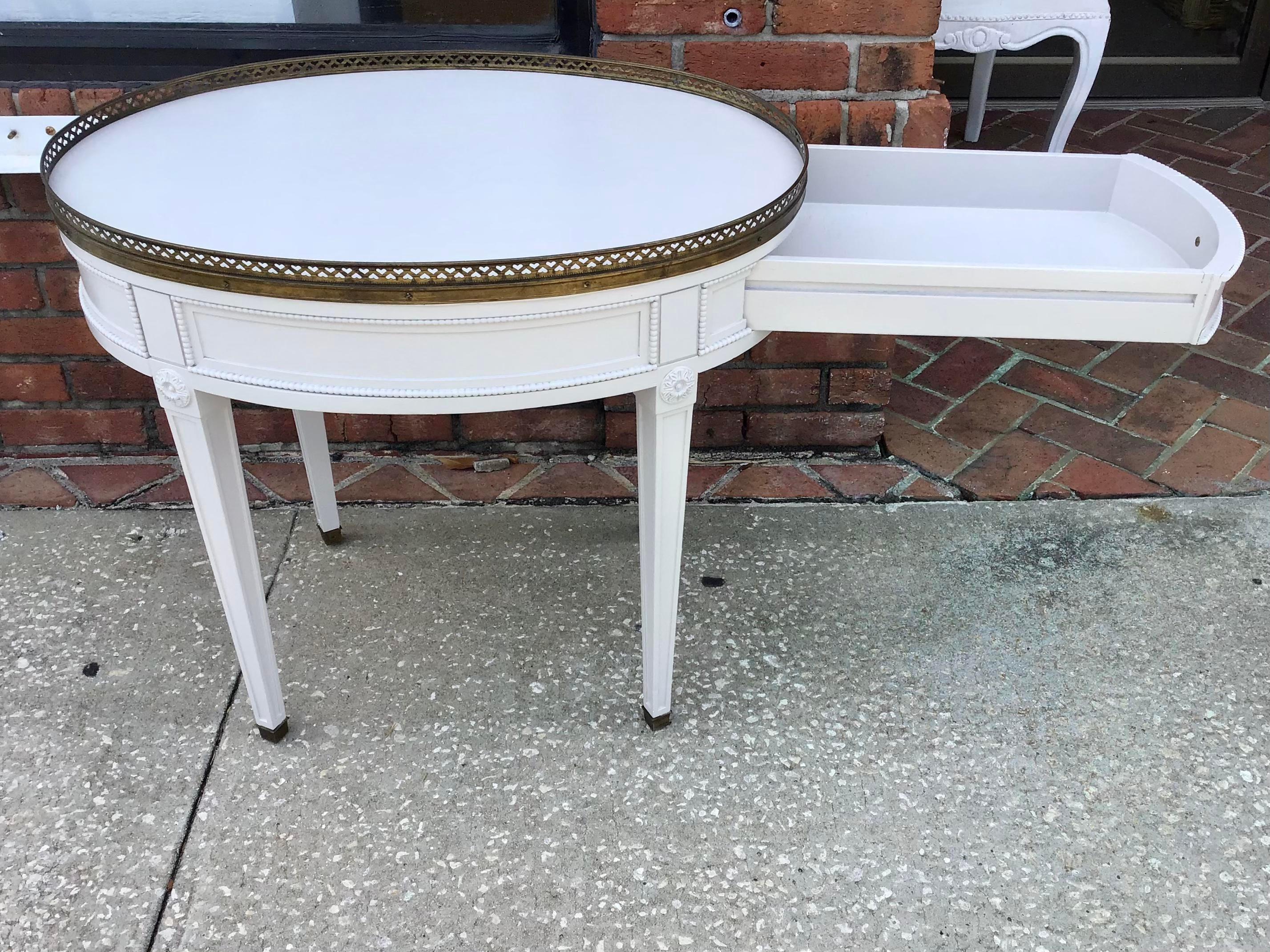 Classic French Louis XVI Oval Side Table with Drawer For Sale 3