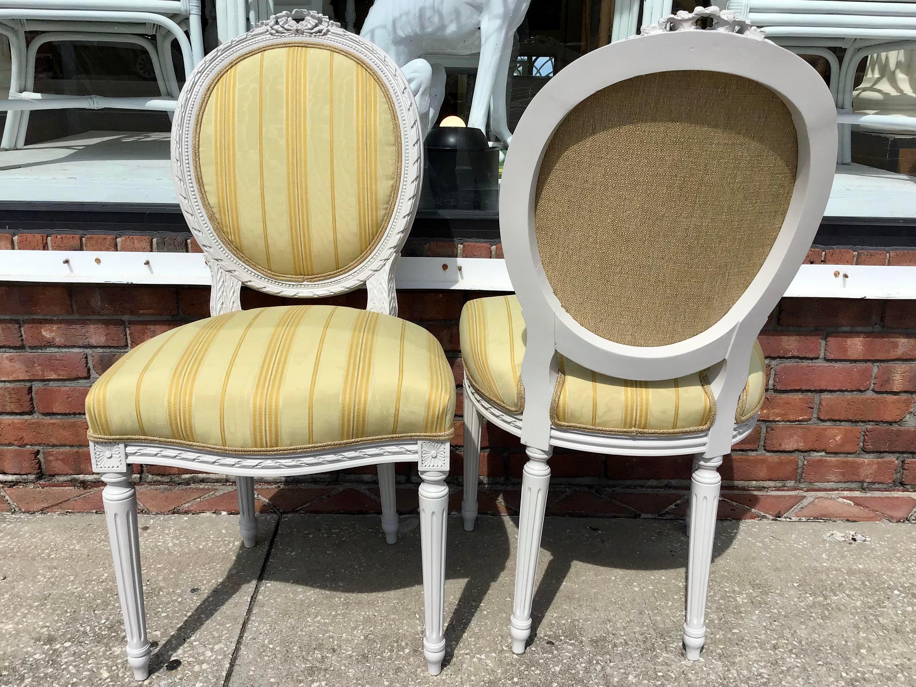 Classic French Louis XVI Side Chairs, a Pair For Sale 1