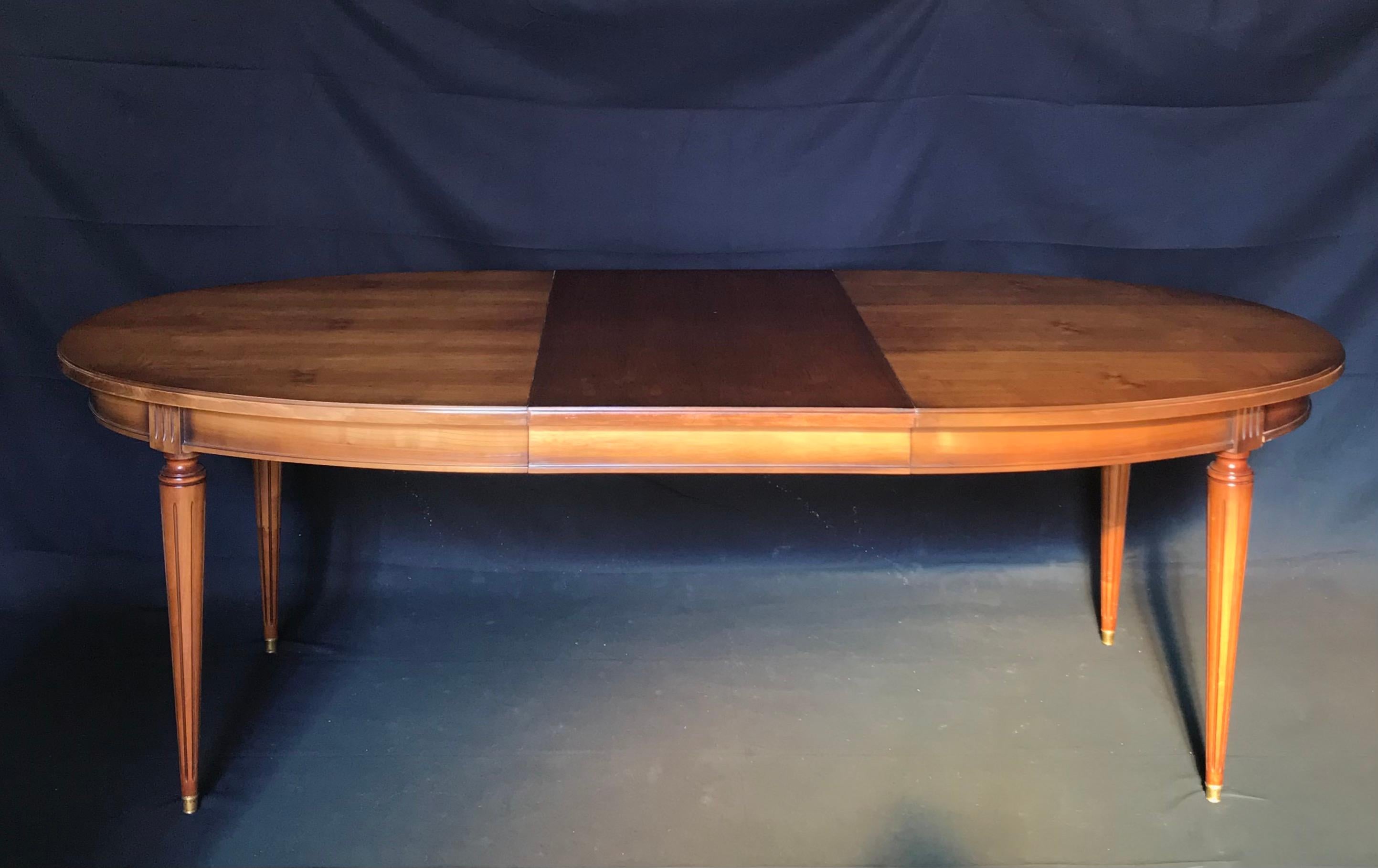 Mid-20th Century Classic French Walnut Louis XVI Style Dining Table