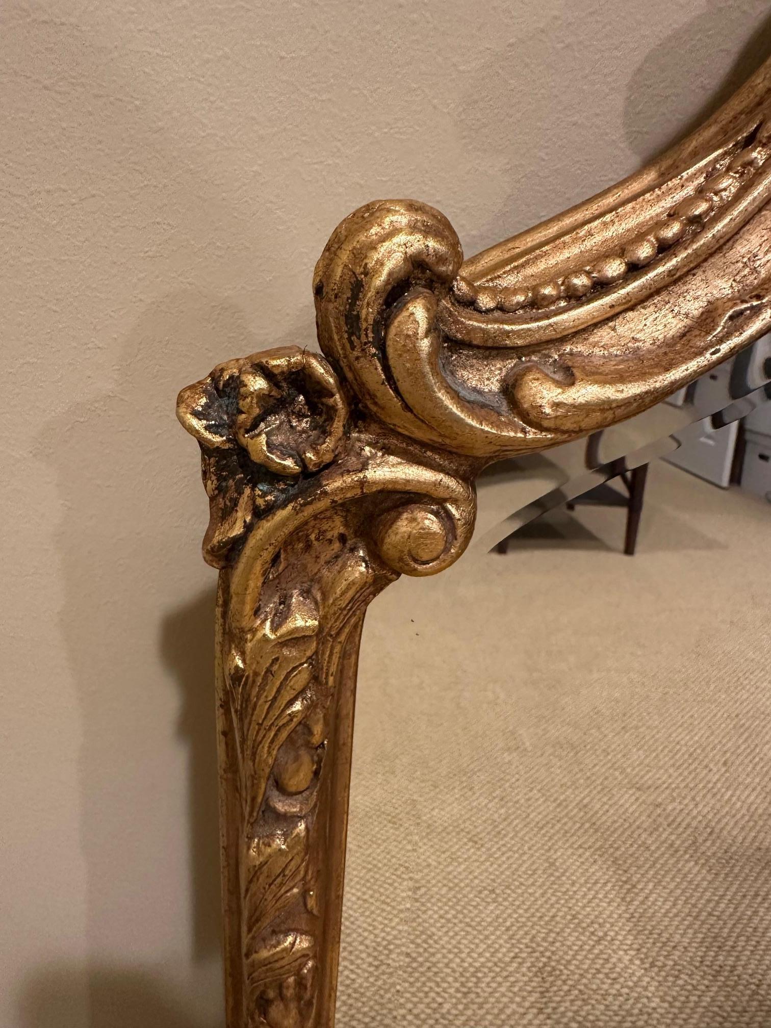 Américain Miroir classique de style français de Friedman Brothers en vente