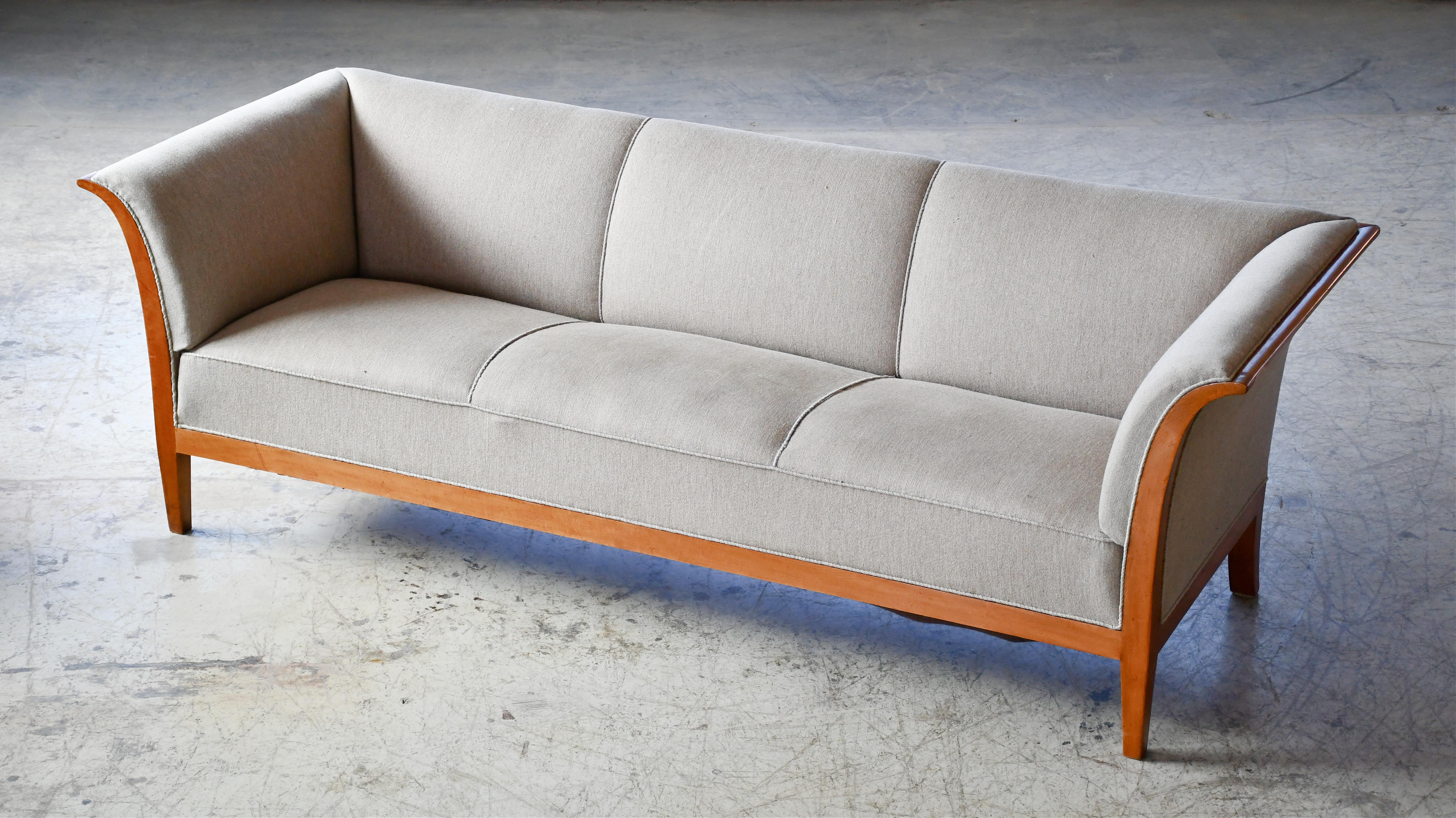 Mid-Century Modern Classic Frits Henningsen Sofa in Cuban Mahogany Danish Midcentury DN