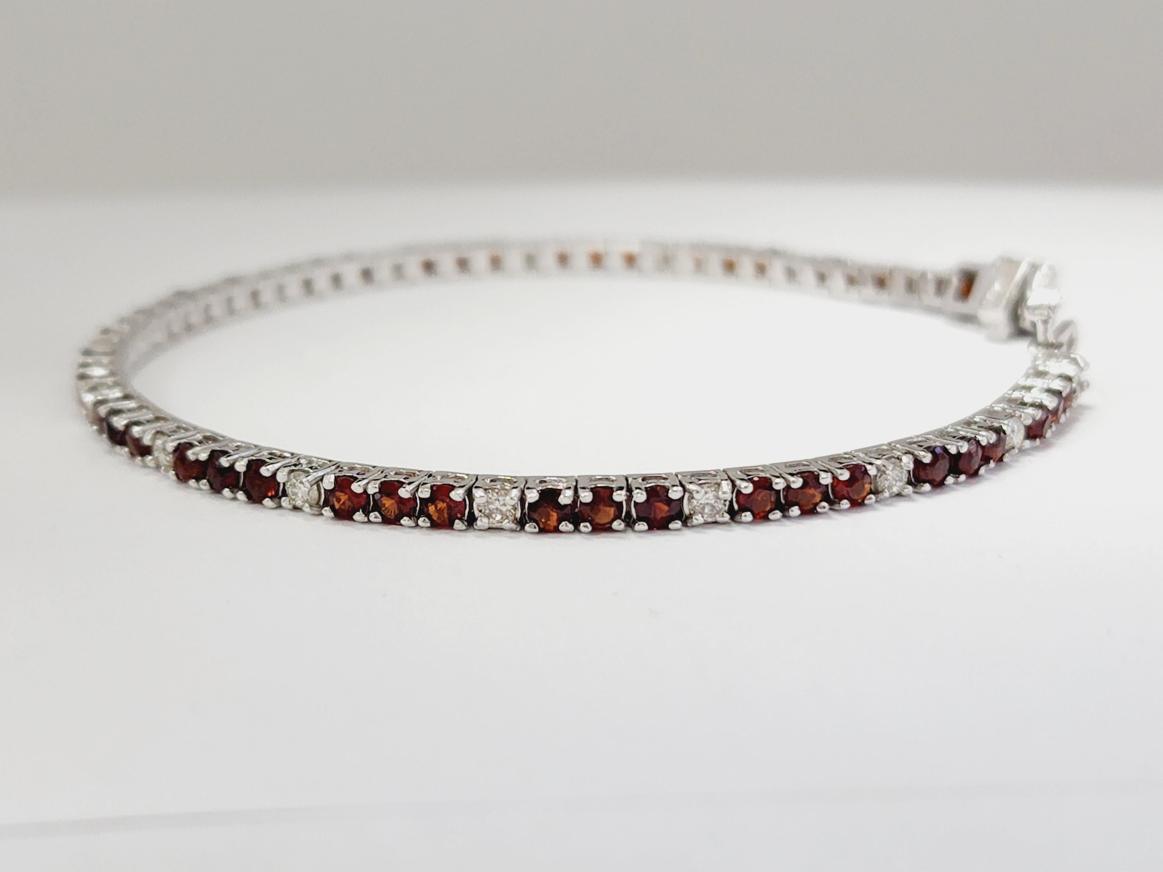 4 Carats Classic Garnet Diamond Tennis Bracelet White Gold 14K In New Condition In Great Neck, NY